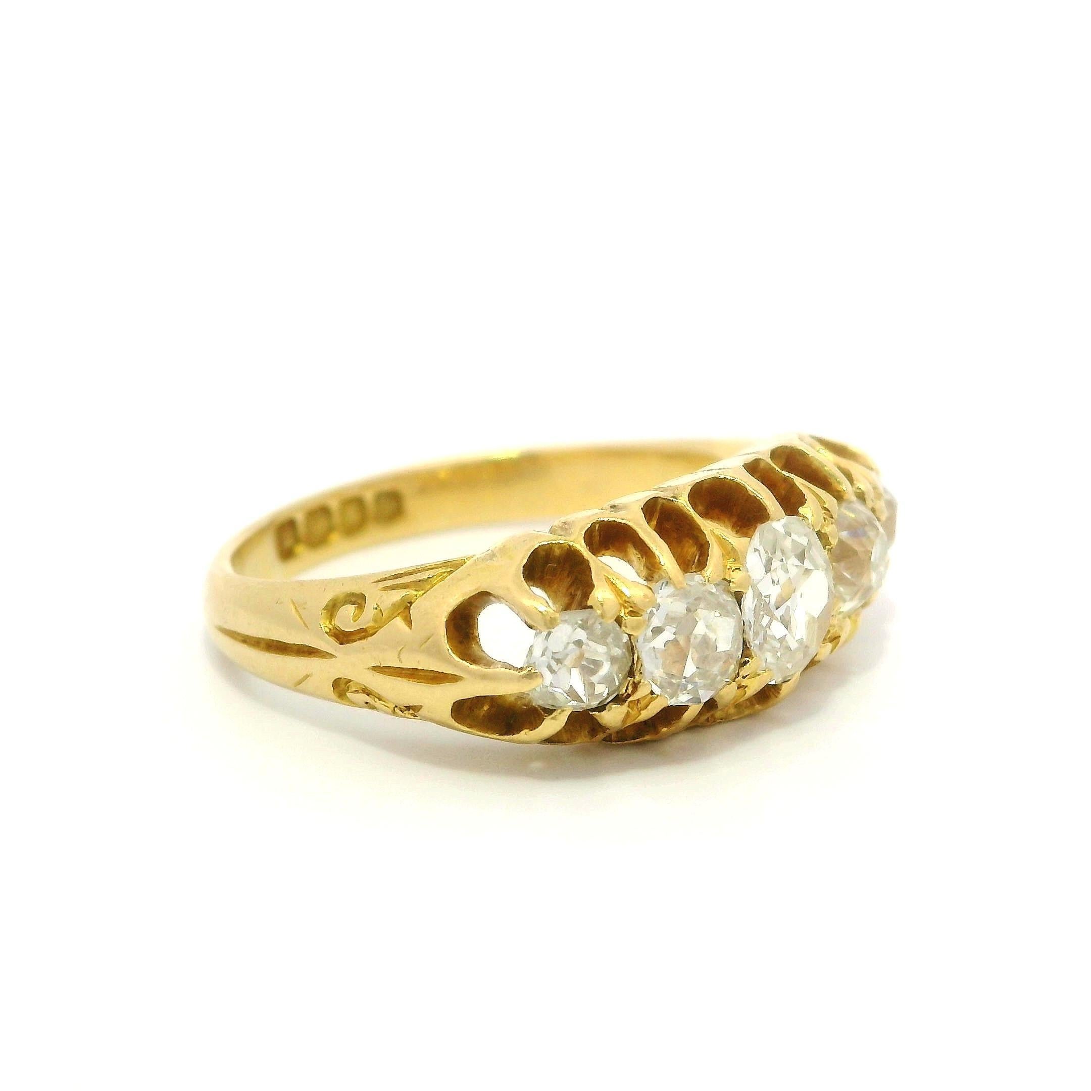 Antique English 18k Gold 1.4ct Chunky Old Mine Cut Diamond 5 Stone Band Ring en venta 6