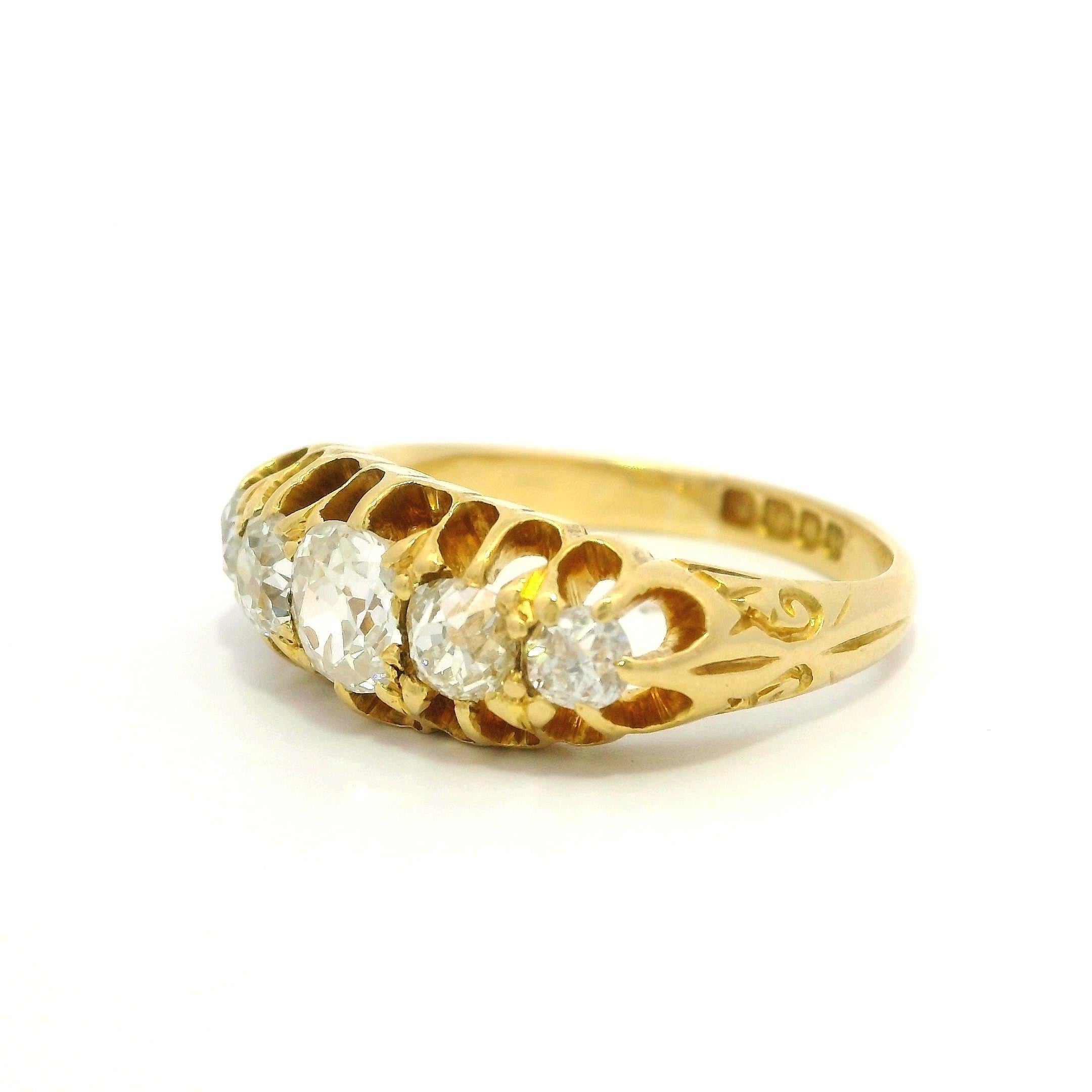 Antique English 18k Gold 1.4ct Chunky Old Mine Cut Diamond 5 Stone Band Ring en venta 9