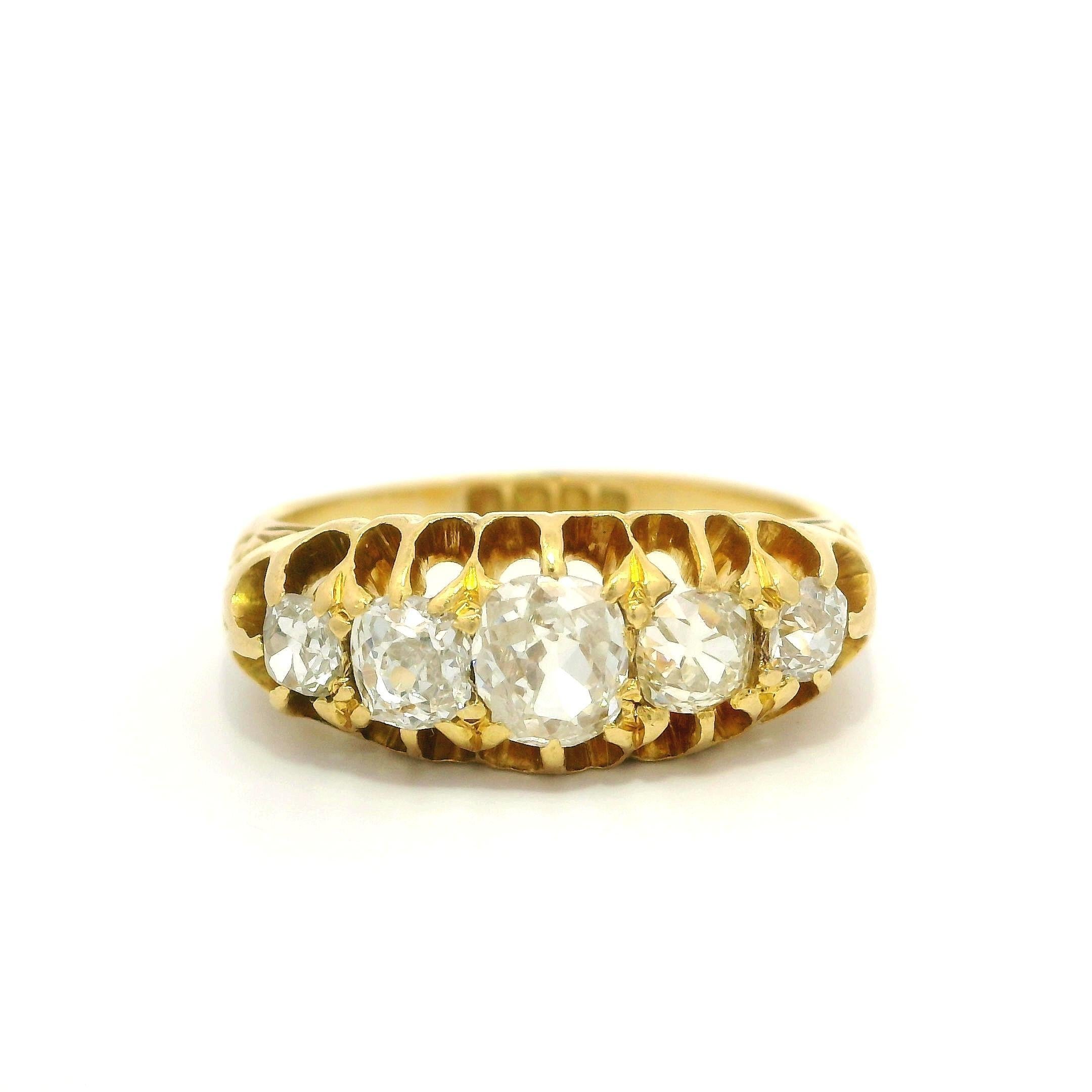Antique English 18k Gold 1.4ct Chunky Old Mine Cut Diamond 5 Stone Band Ring en venta 10