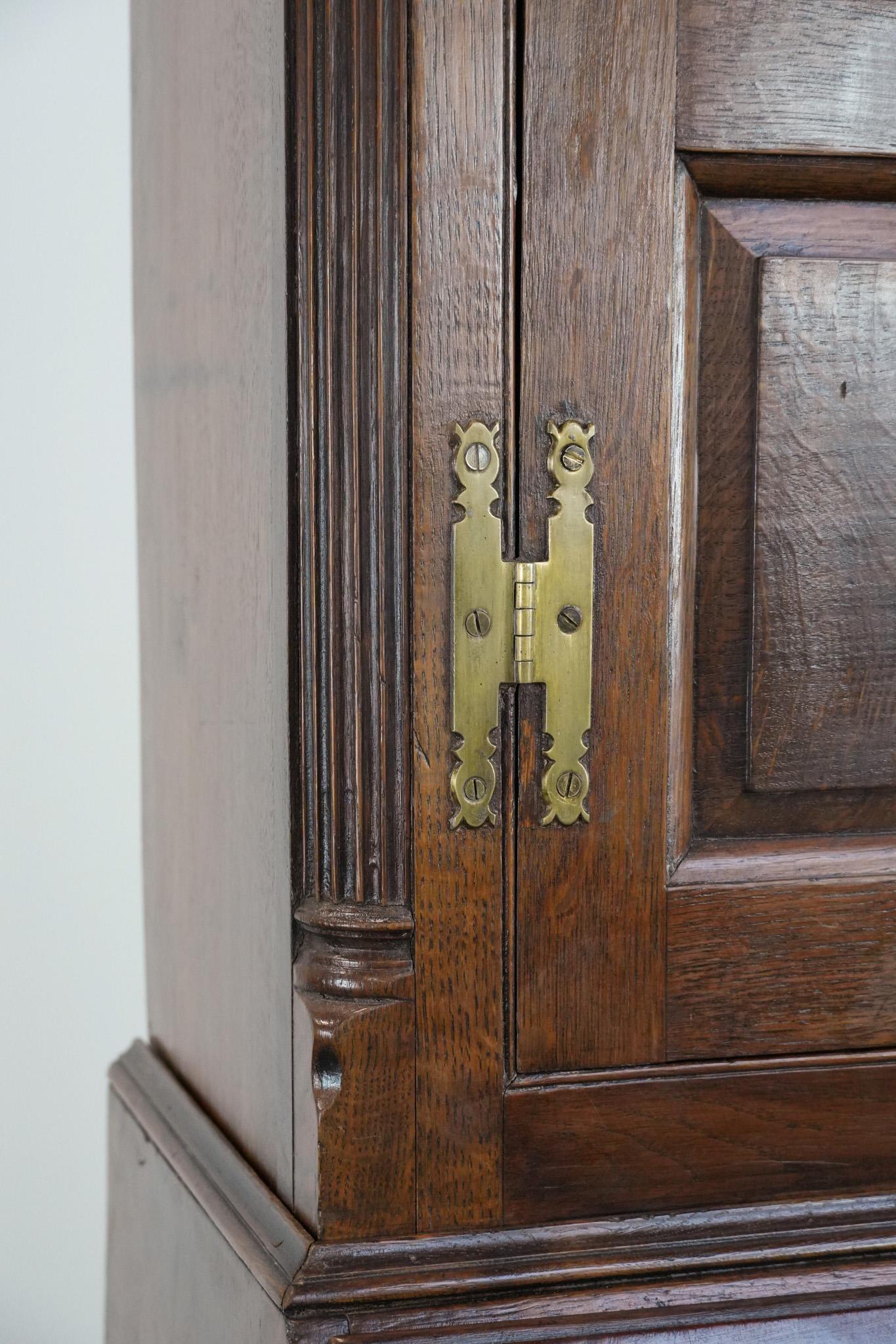 Antica scrivania/libreria inglese del XVIII secolo con un bellissimo interno in vendita 5