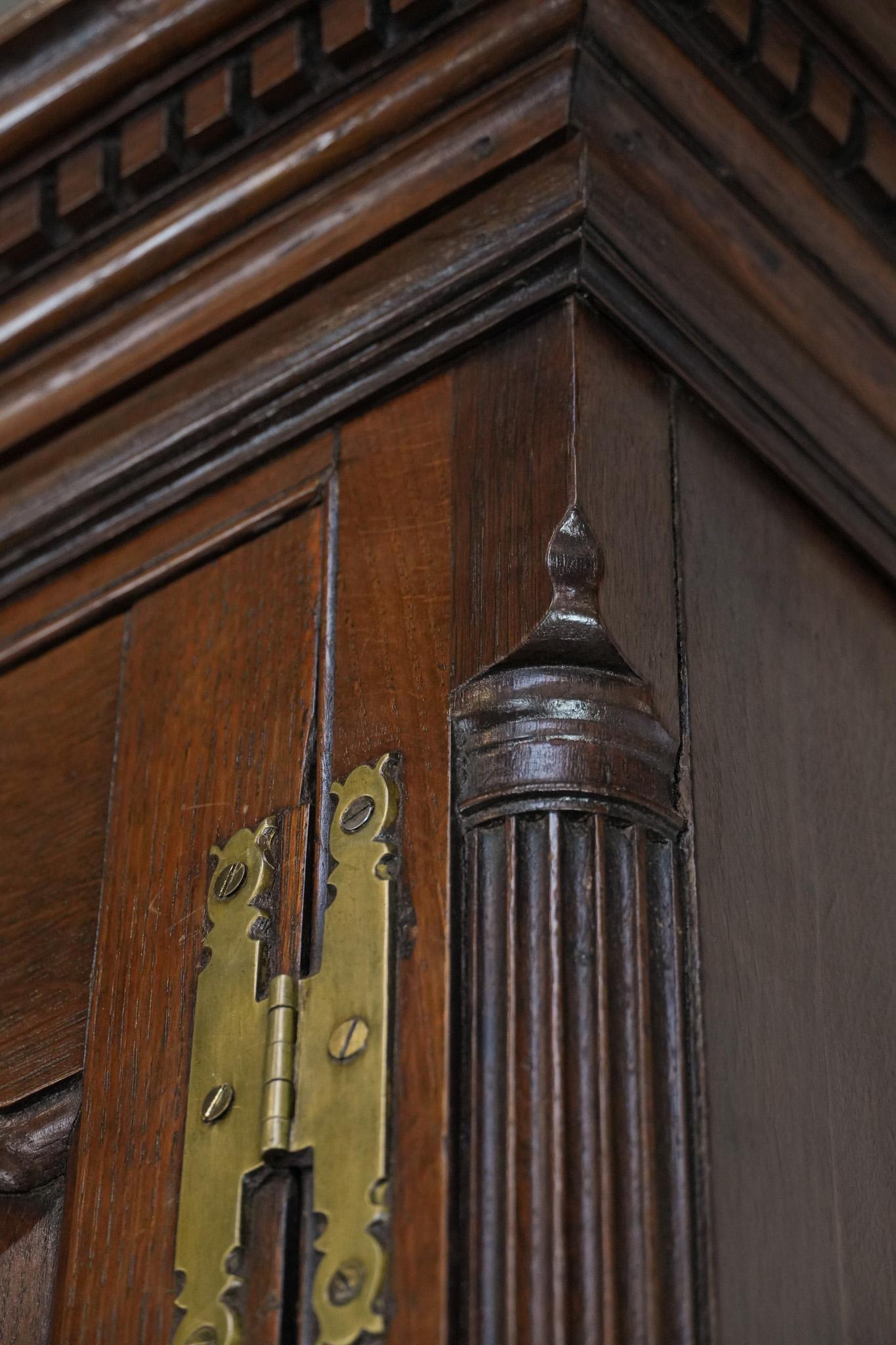 Antica scrivania/libreria inglese del XVIII secolo con un bellissimo interno in vendita 7