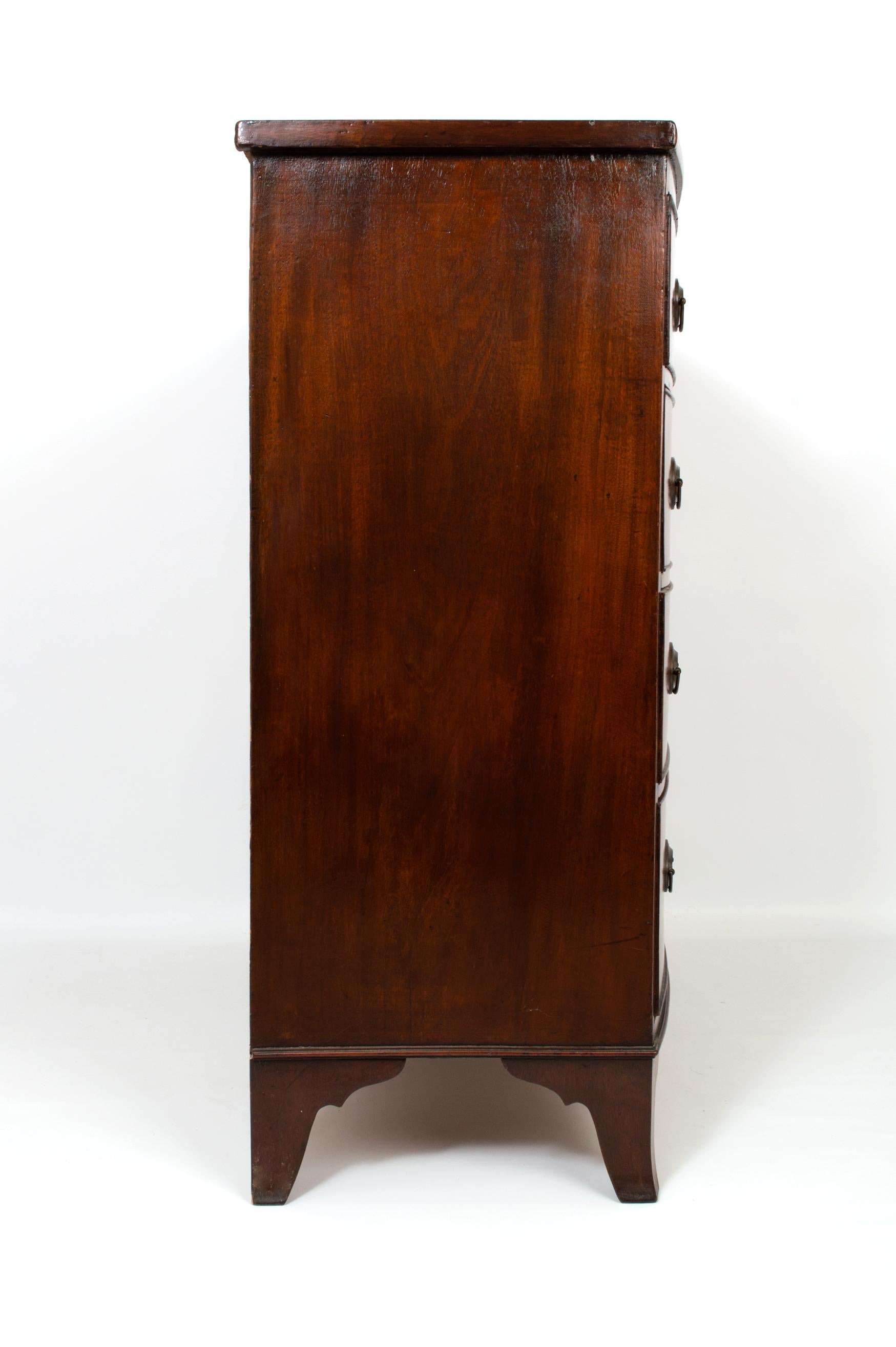 18th Century Antique English 19th Century George III Chest of Drawers, C.1800 For Sale