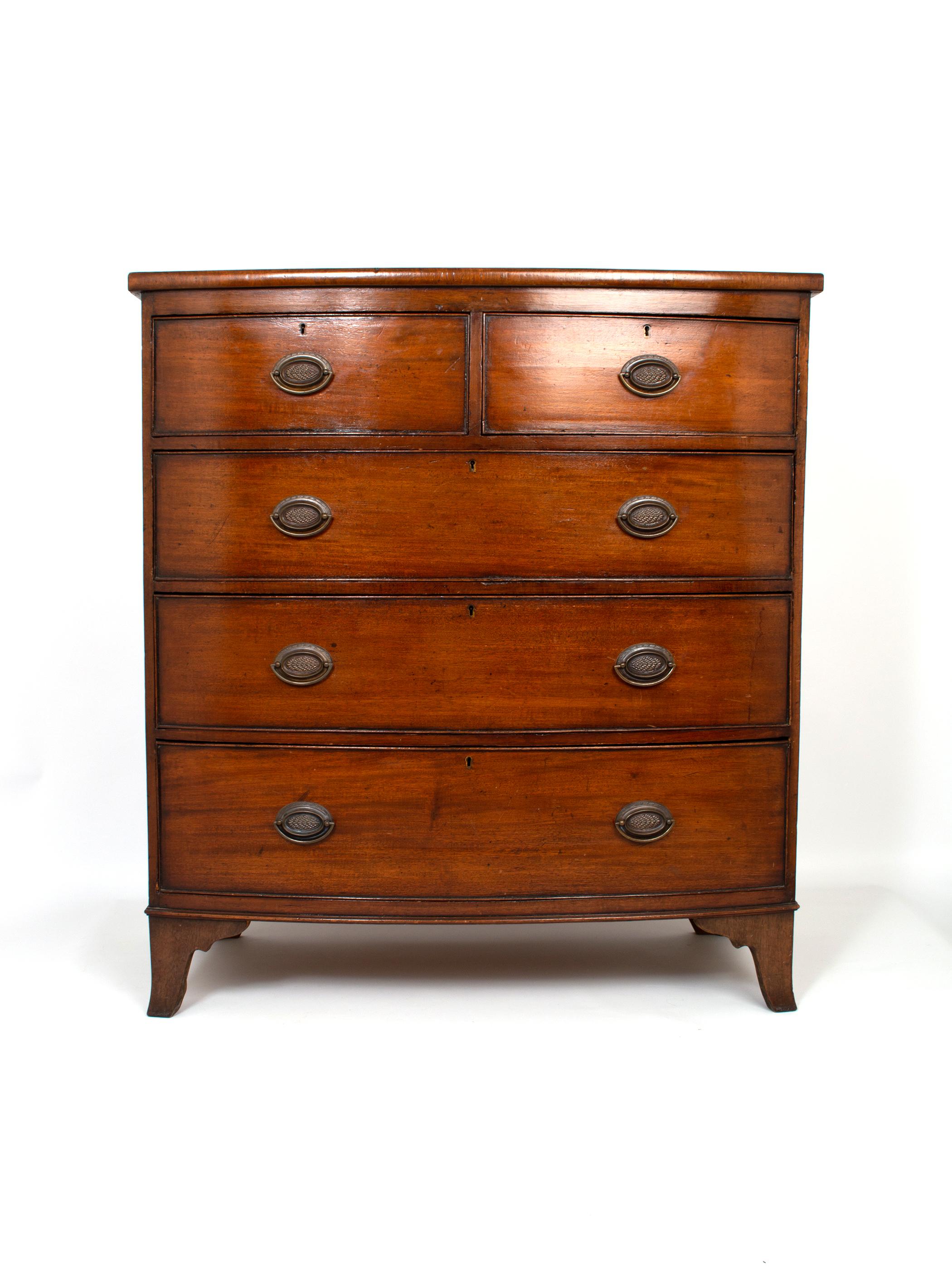 Antique English 19th Century George III Chest of Drawers, C.1800 For Sale 3
