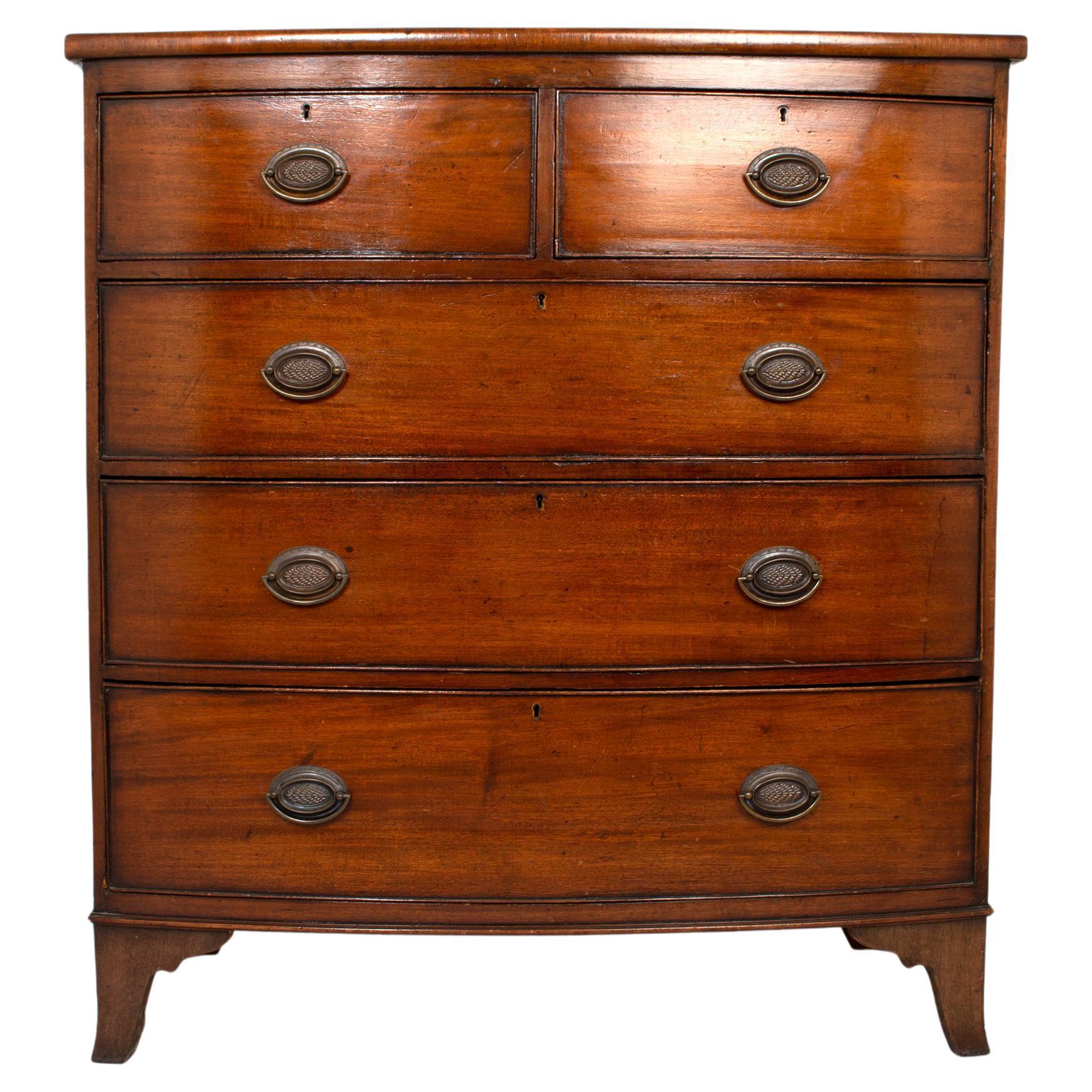Antique English 19th Century George III Chest of Drawers, C.1800 For Sale