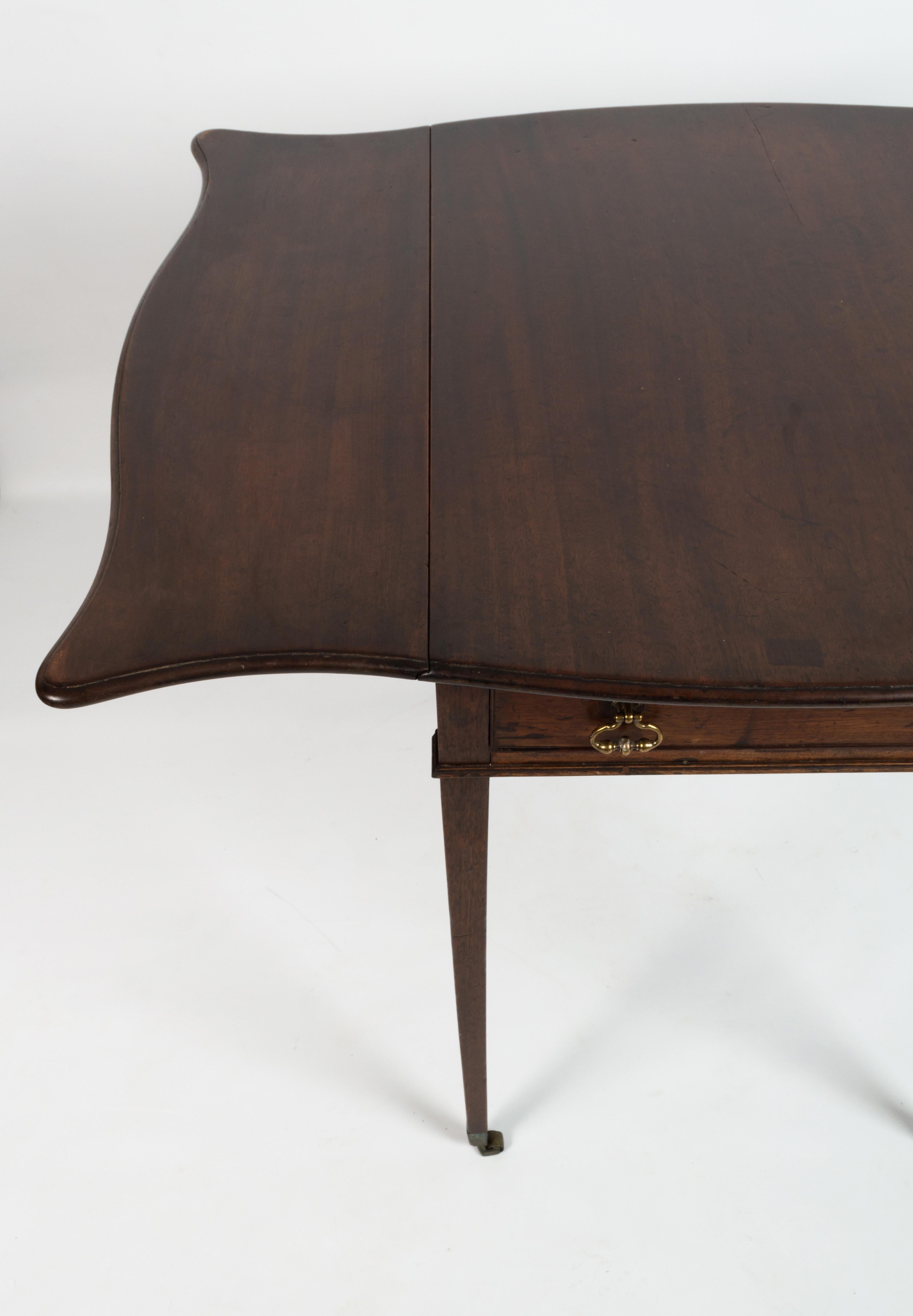 Antique English 18th Century George III Mahogany Butterfly Pembroke Table C.1780 For Sale 6