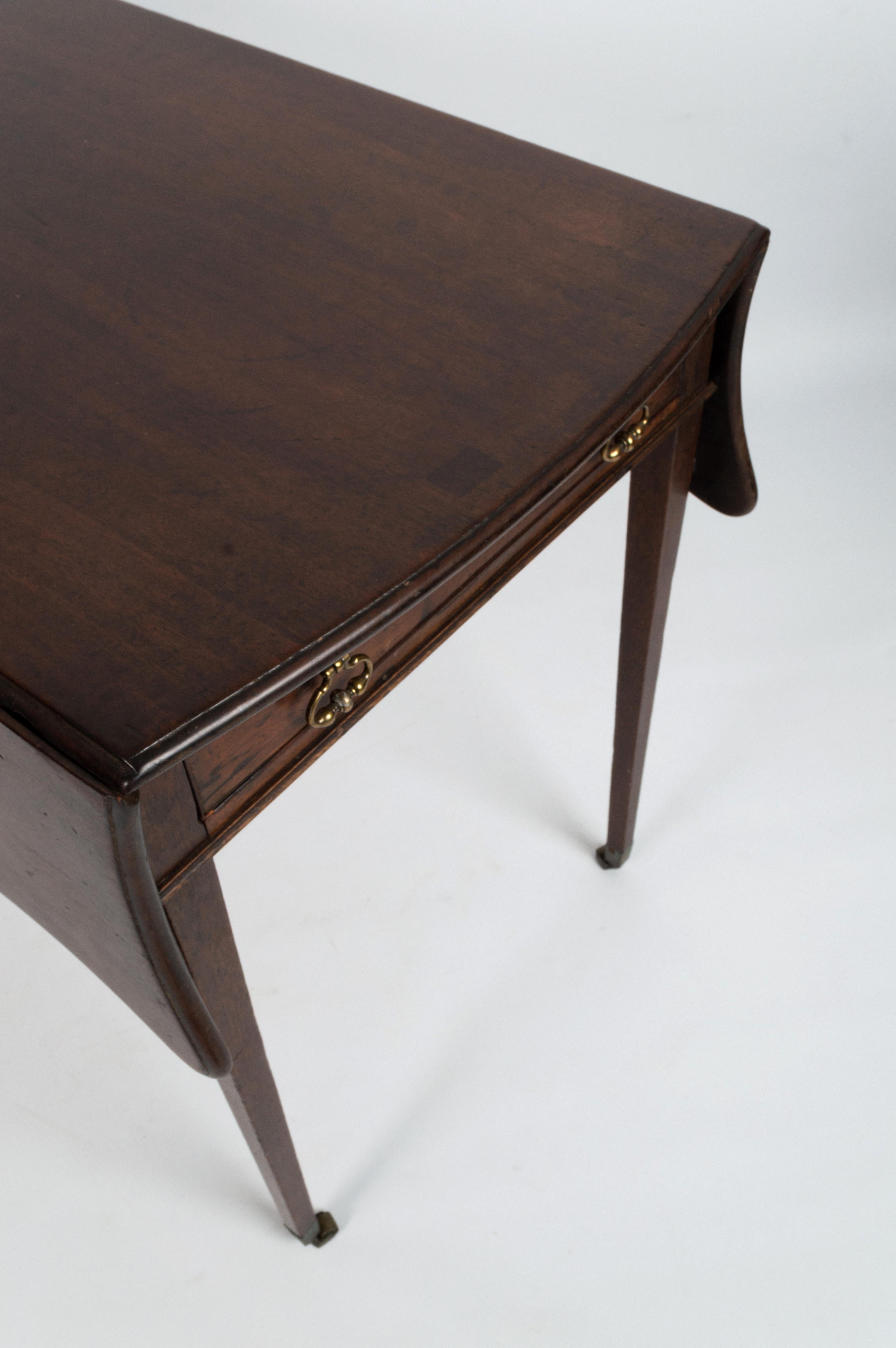 Antique English 18th Century George III Mahogany Butterfly Pembroke Table C.1780 For Sale 8