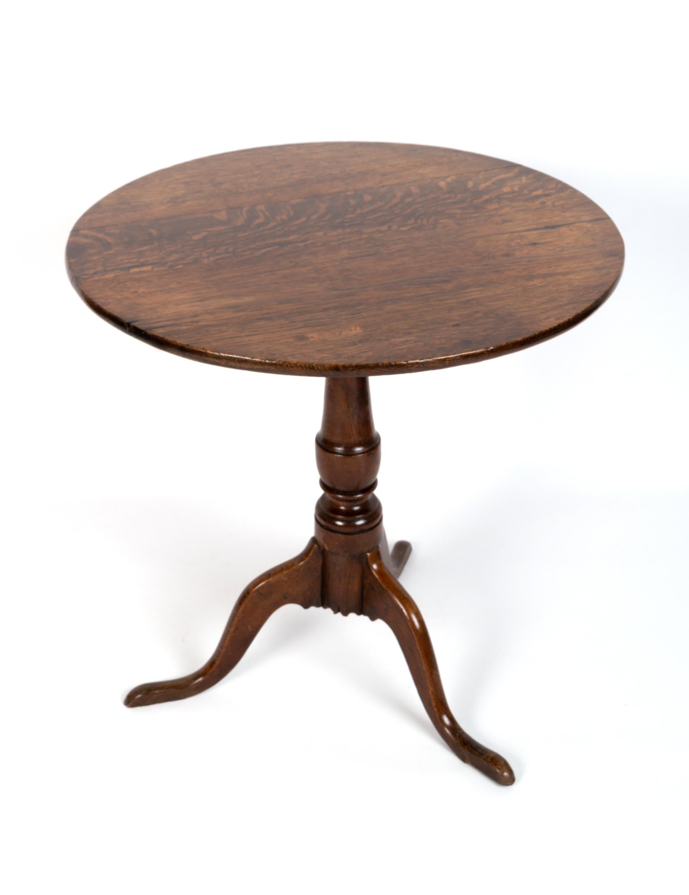 An English 18th century George III oak tripod table 
England, C.1790. 
In excellent condition commensurate of age.