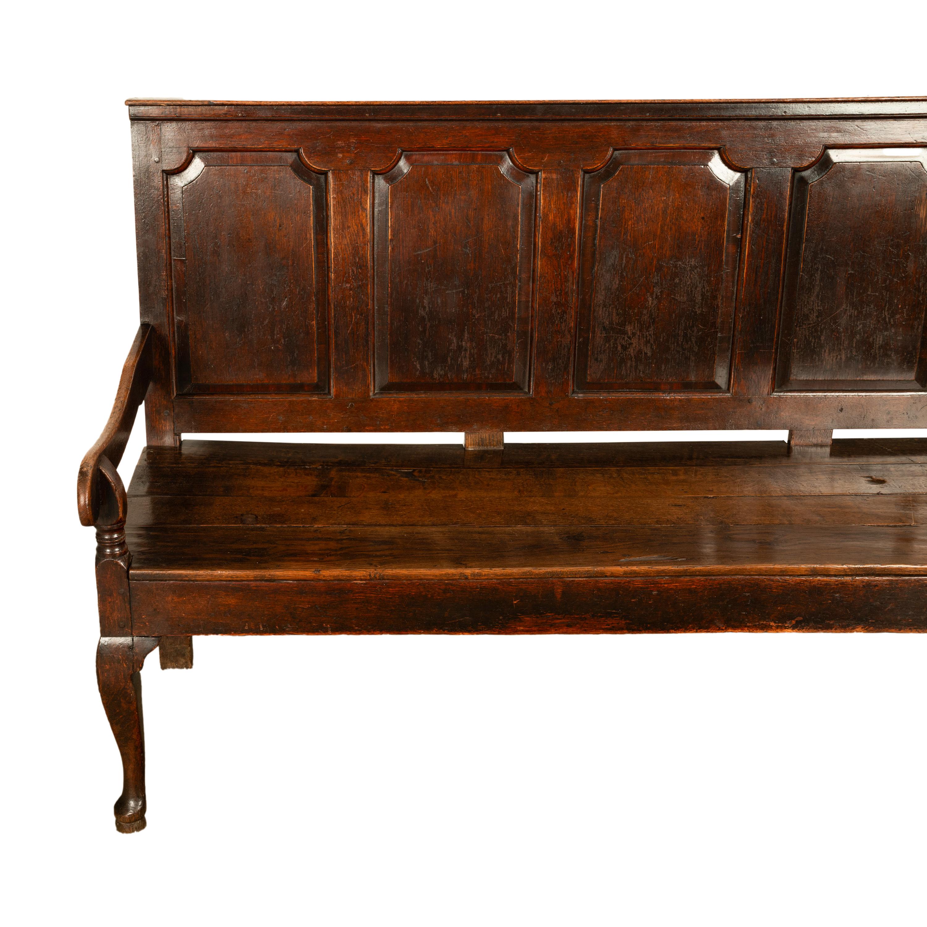 Ancien banc de banquet géorgien du 18ème siècle en chêne à panneaux Chippendale 1780 en vente 3