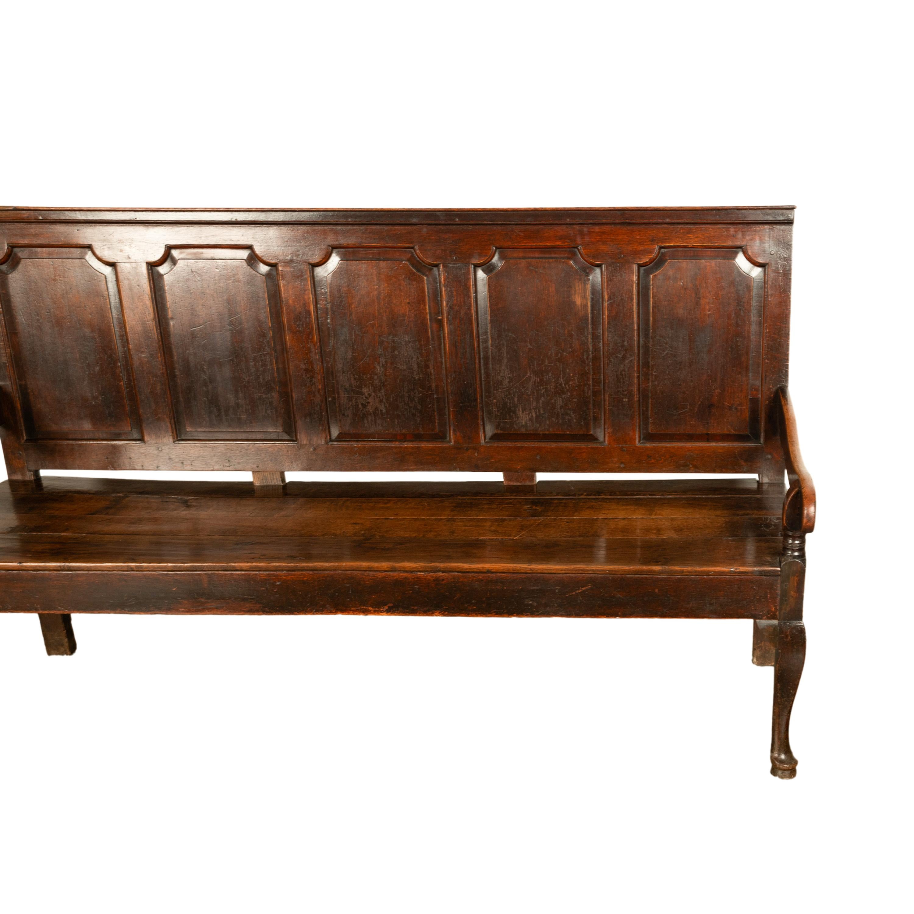 Ancien banc de banquet géorgien du 18ème siècle en chêne à panneaux Chippendale 1780 en vente 4
