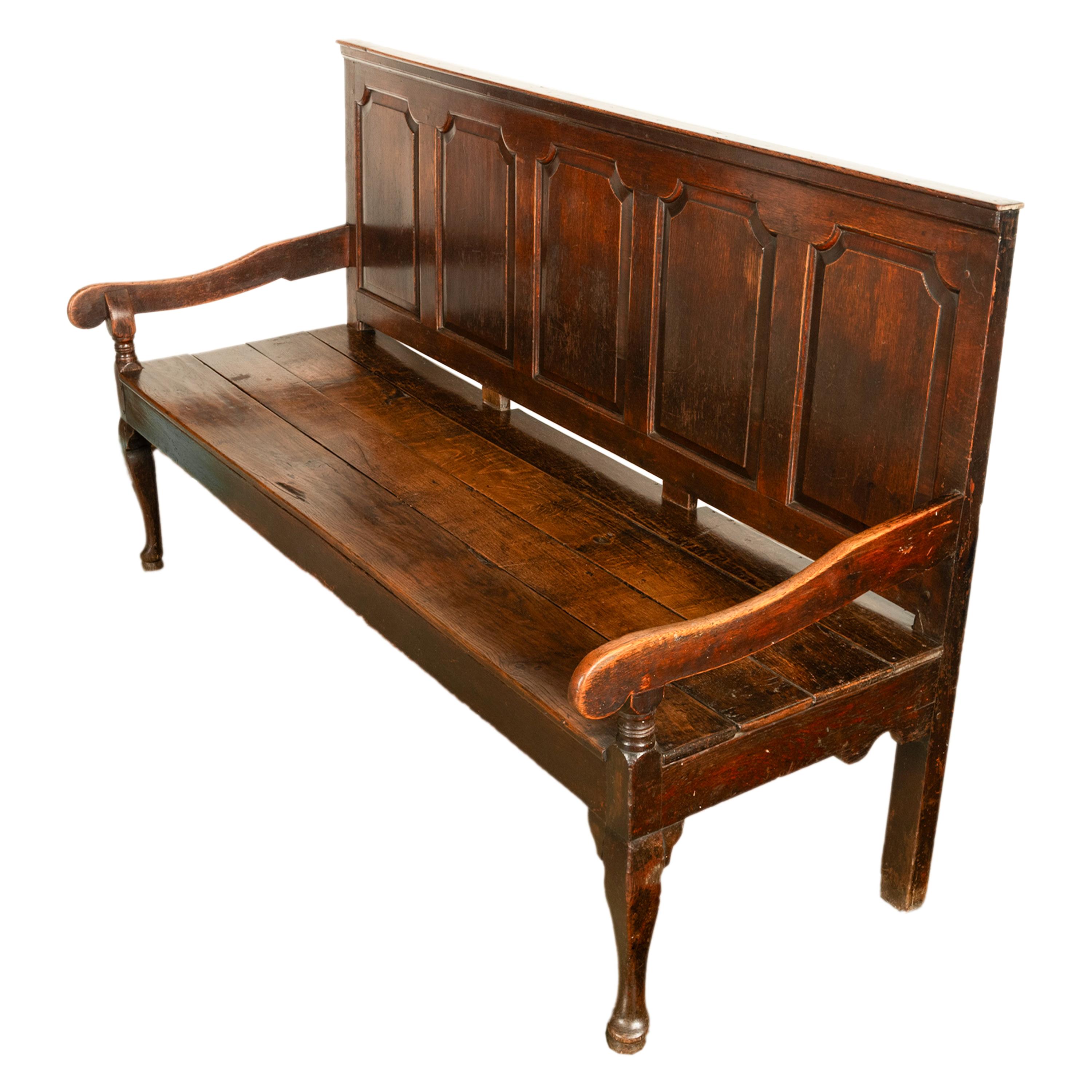 Menuiserie Ancien banc de banquet géorgien du 18ème siècle en chêne à panneaux Chippendale 1780 en vente