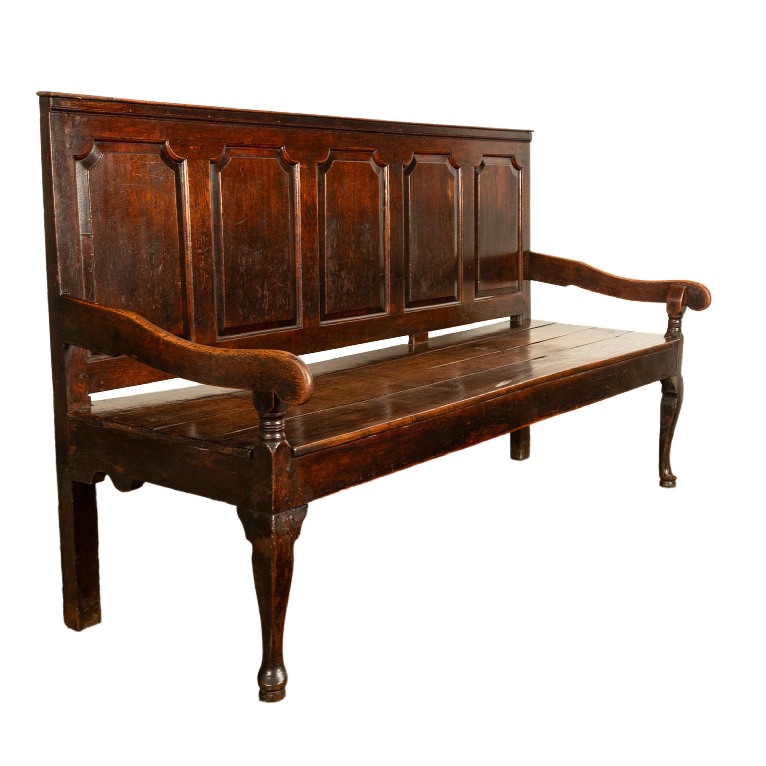 Fin du XVIIIe siècle Ancien banc de banquet géorgien du 18ème siècle en chêne à panneaux Chippendale 1780 en vente