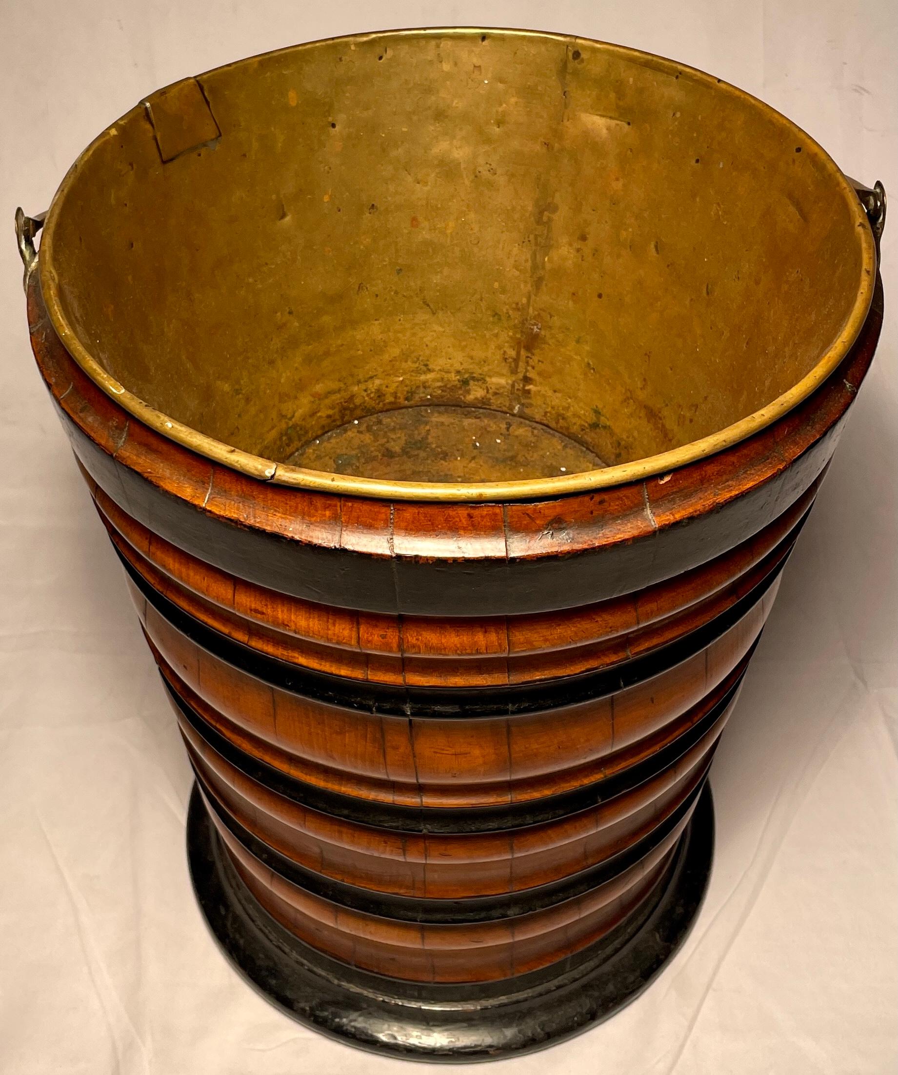 Antique English 19th Century Brass Lined Bucket. For Sale 2
