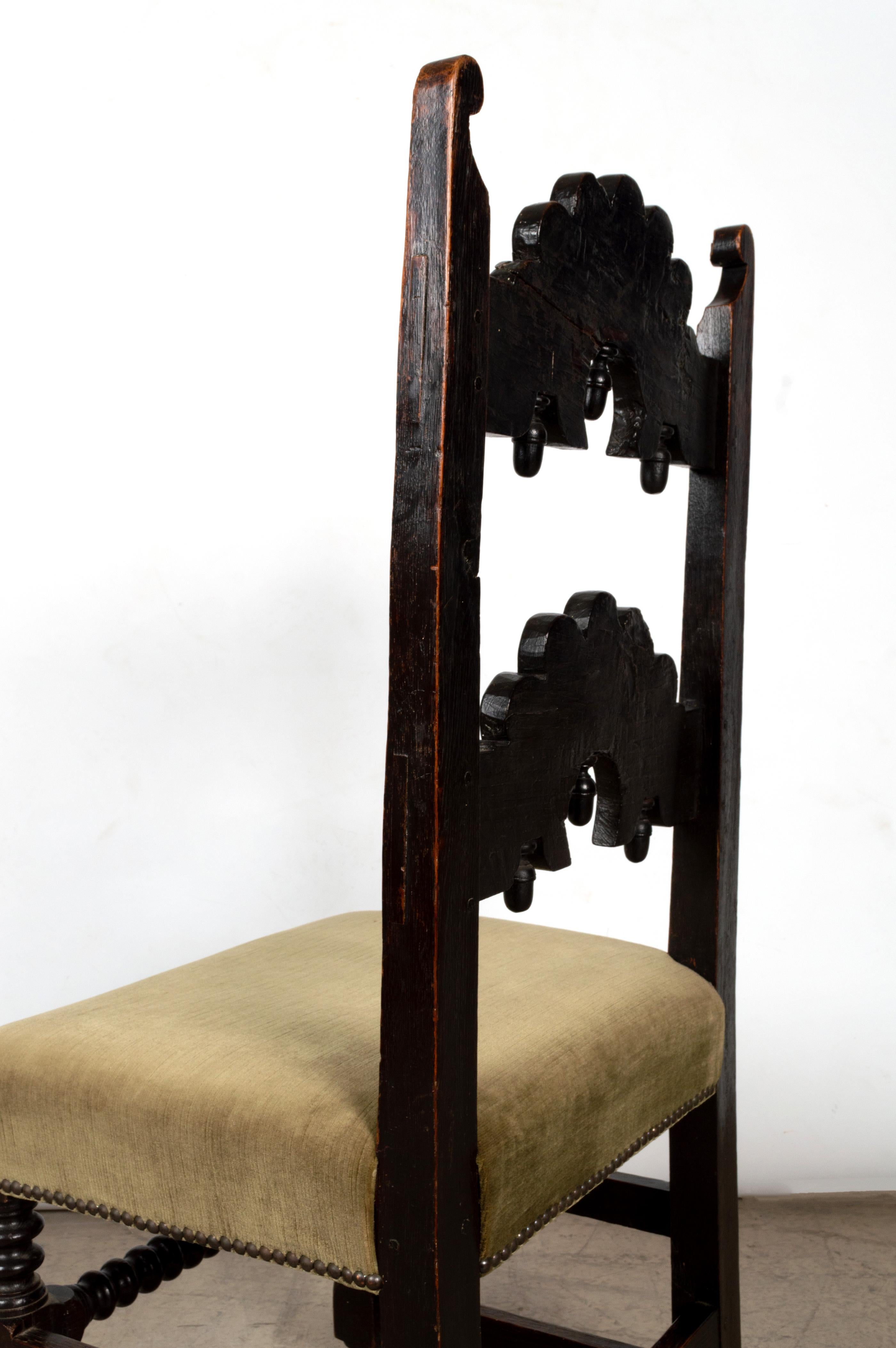 Antique English 19th Century Charles II Style Oak Hall Chair For Sale 7
