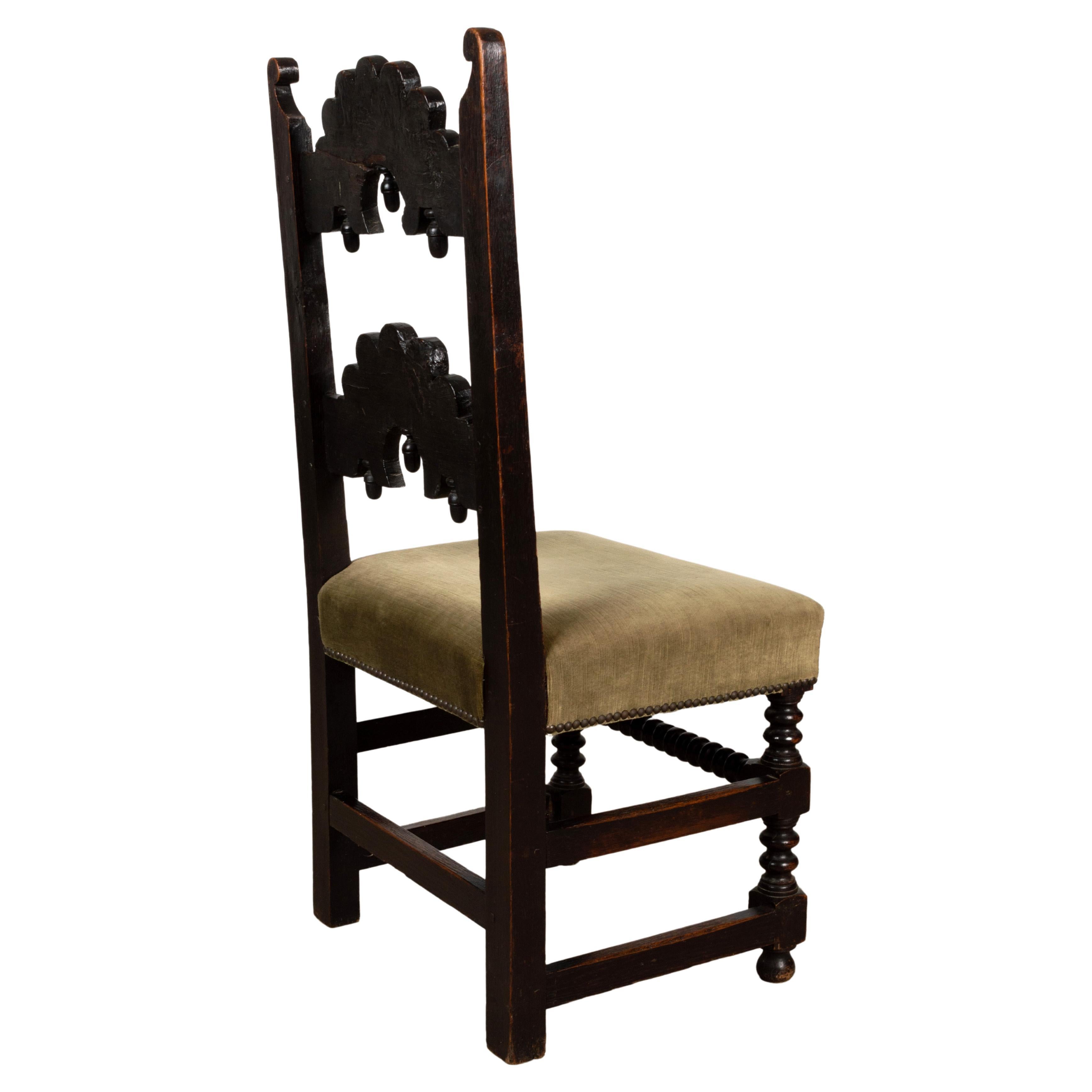 Antique English 19th Century Charles II Style Oak Hall Chair In Good Condition For Sale In London, GB