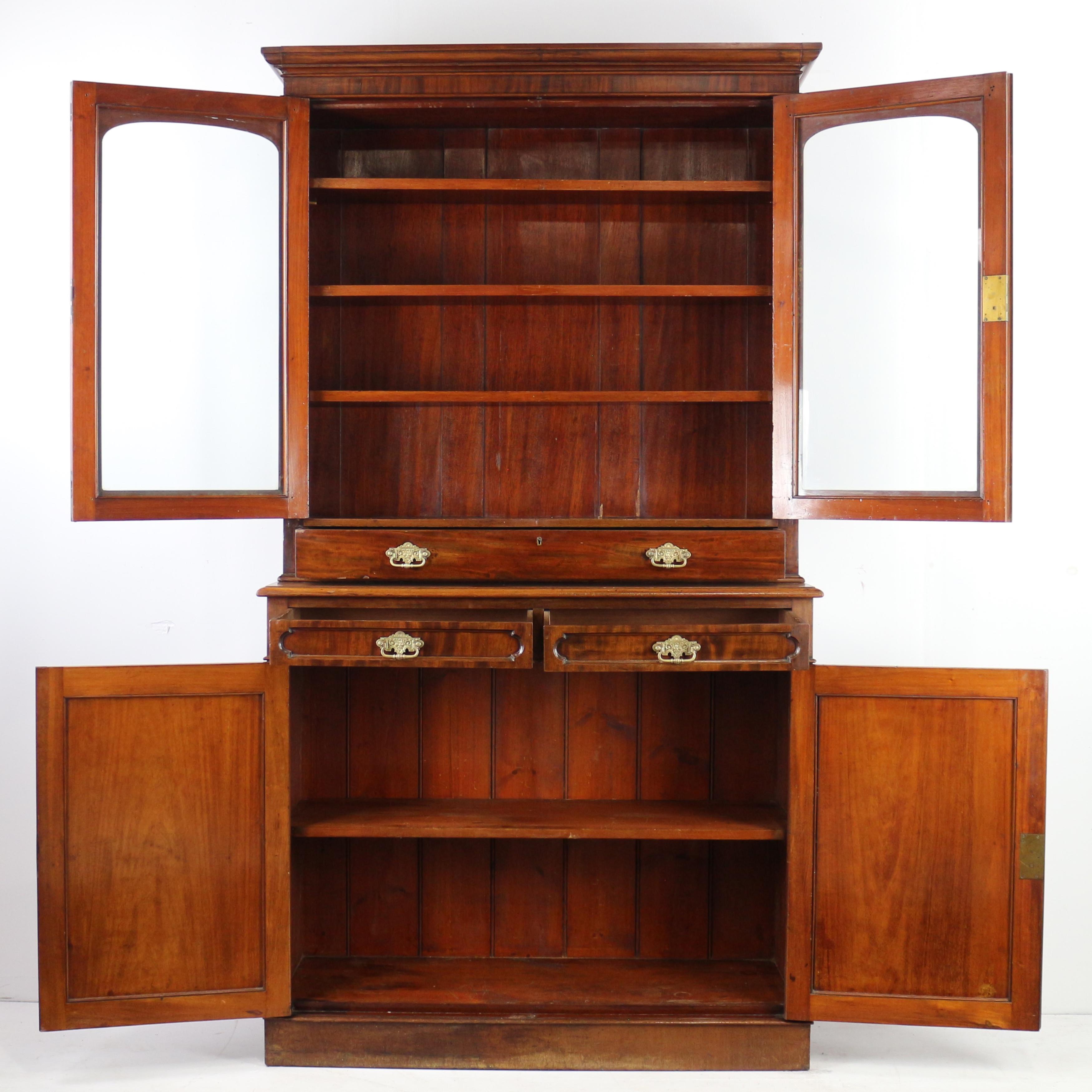 Antico mobile libreria a due ante in mogano inglese del XIX secolo, prima epoca vittoriana in vendita 9
