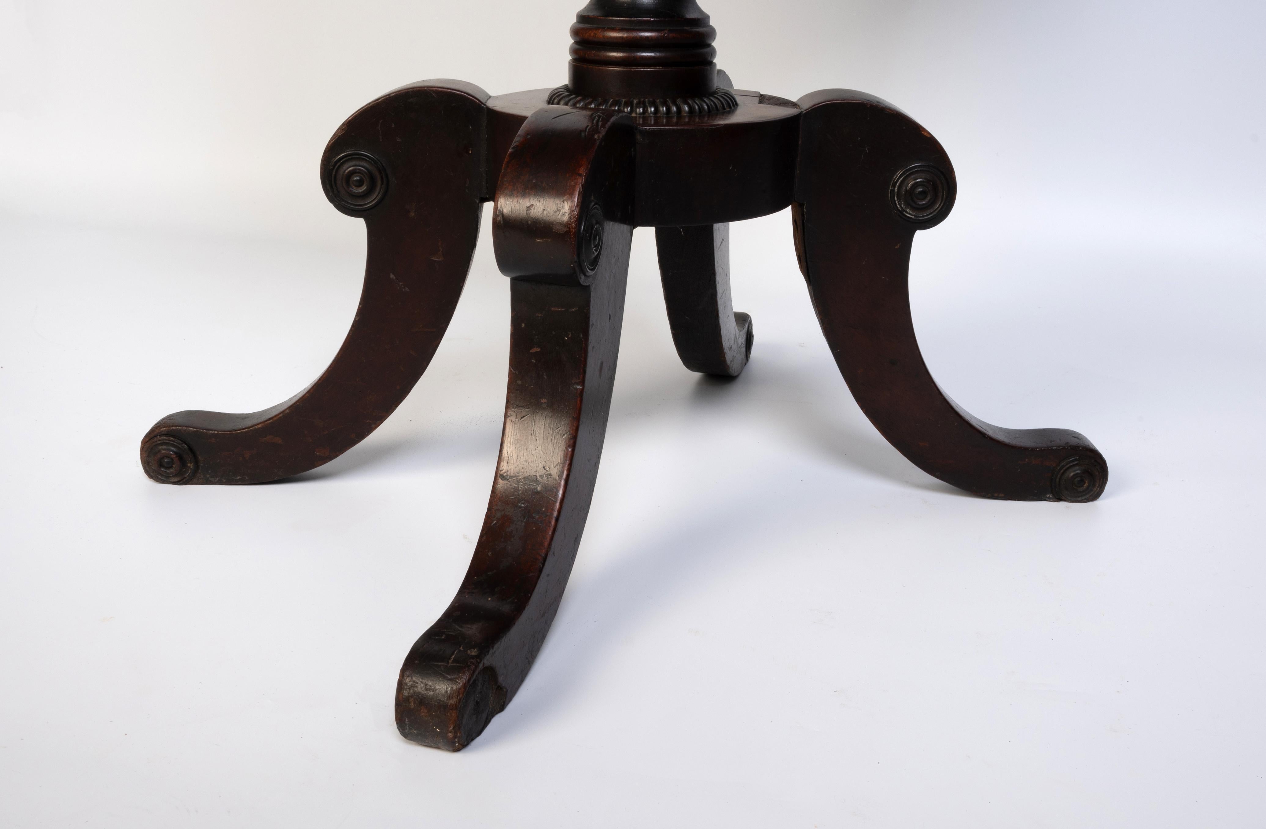 Antique English 19th Century Flamed Mahogany Work Table Small Console Table For Sale 15