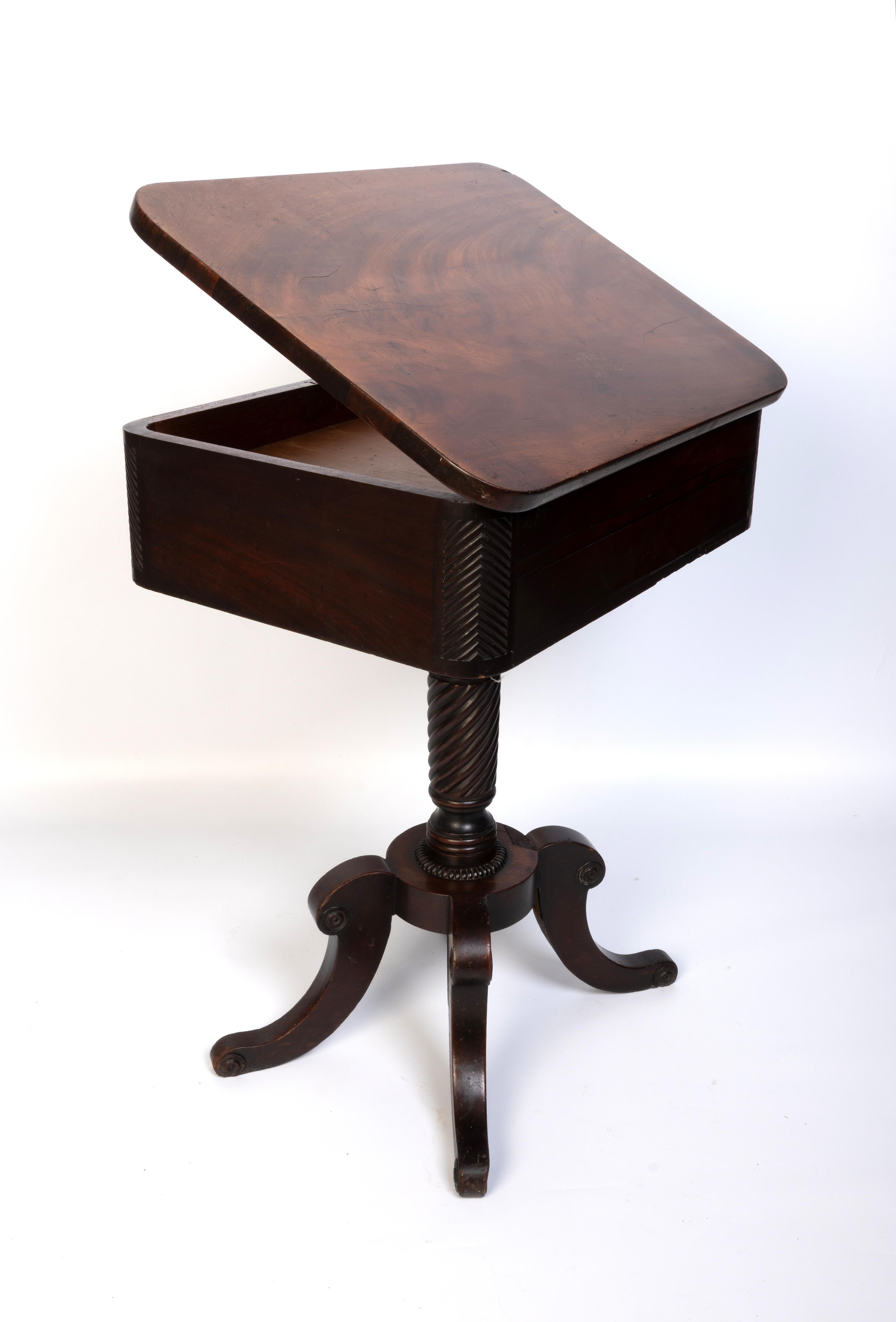 Antique English 19th Century Flamed Mahogany Work Table Small Console Table For Sale 3