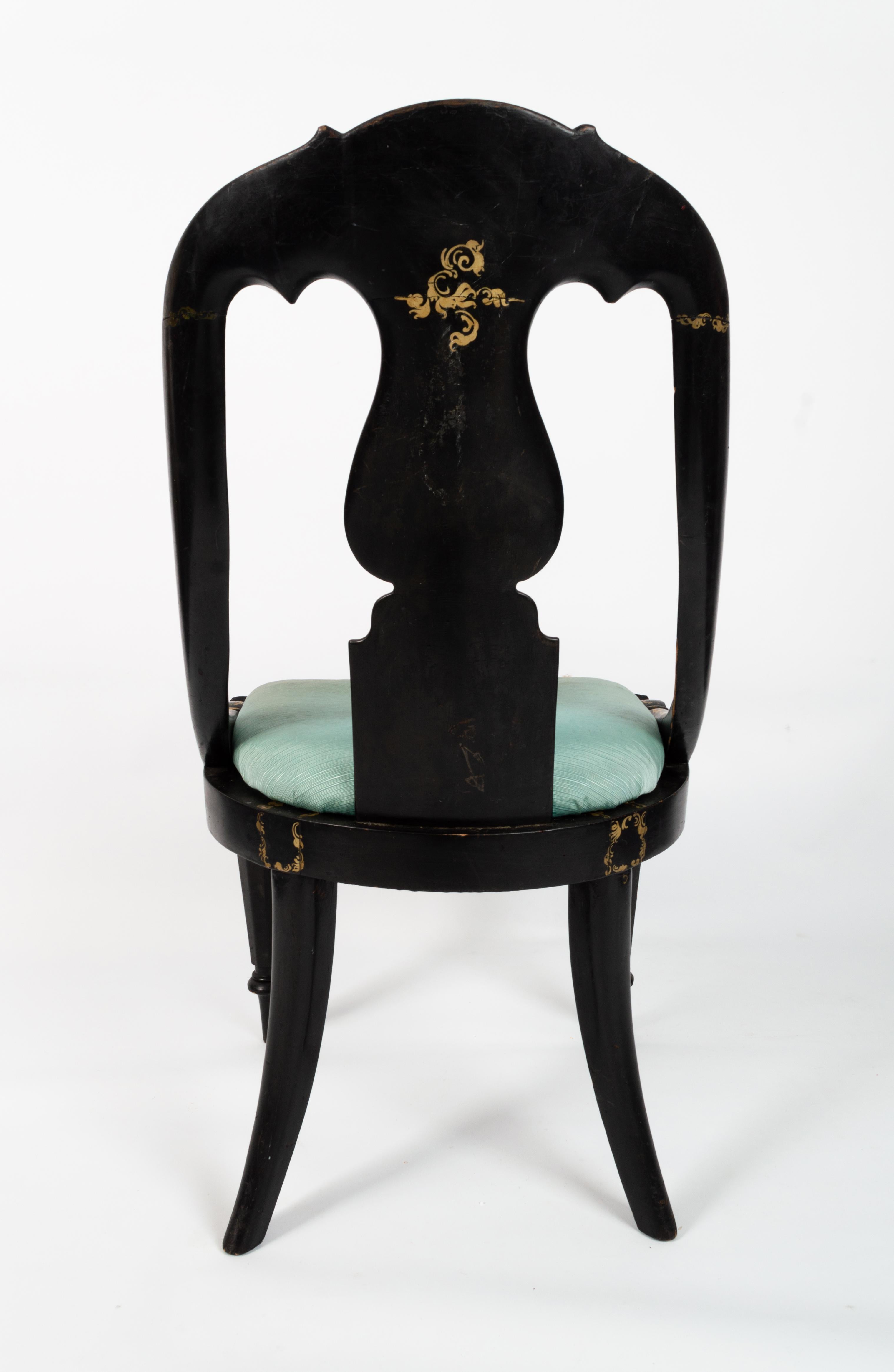 Antique English 19th Century Lacquered  Mother-of-Pearl Papier Machè Chair For Sale 6