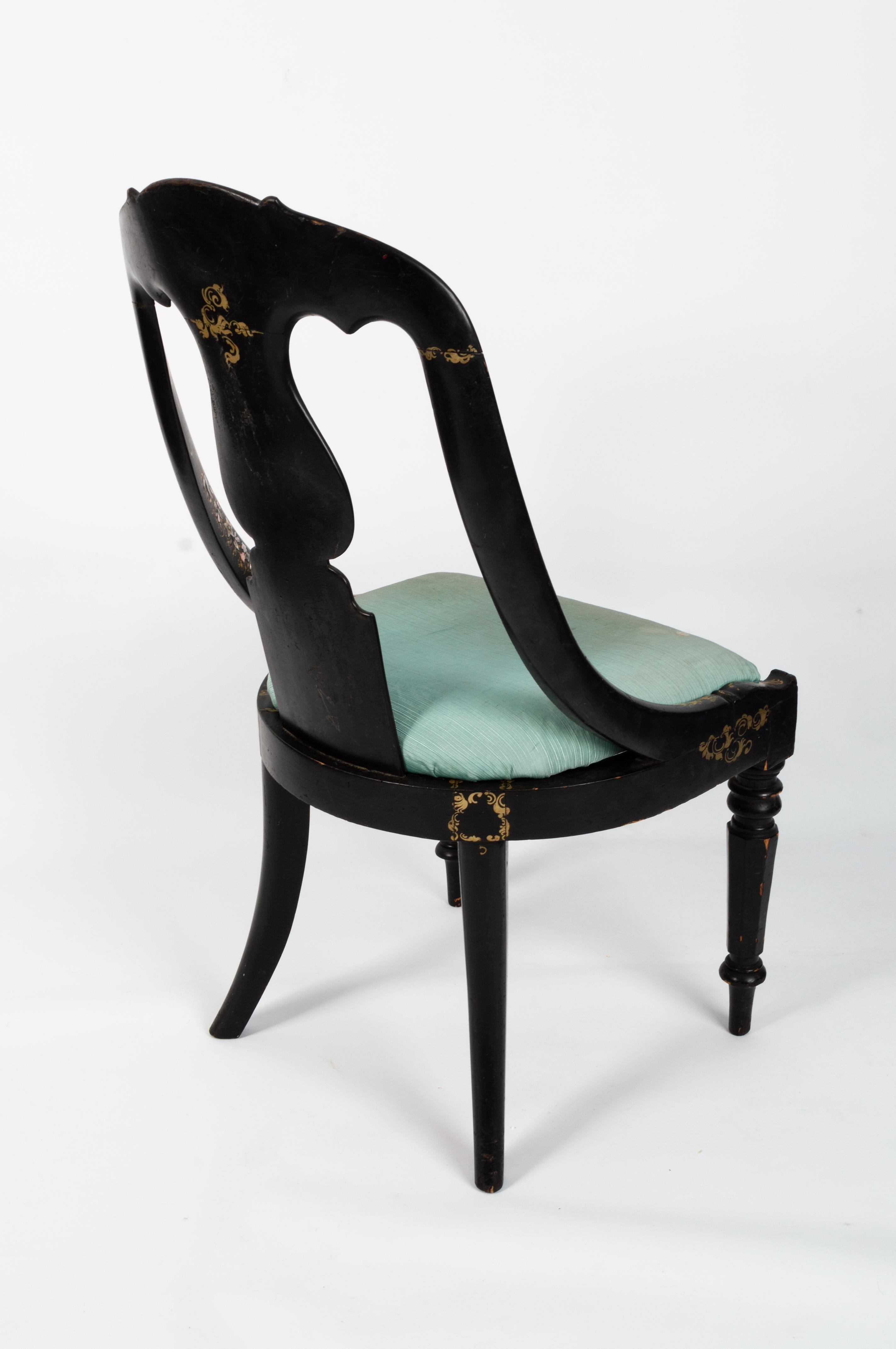 Antique English 19th Century Lacquered  Mother-of-Pearl Papier Machè Chair For Sale 4