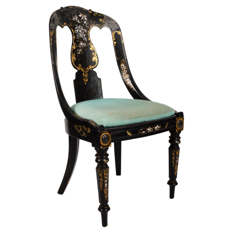 Antike englische Lackkunst des 19. Jahrhunderts, lackiert Perlmutt-Stuhl  aus Papiermaché im Angebot bei 1stDibs