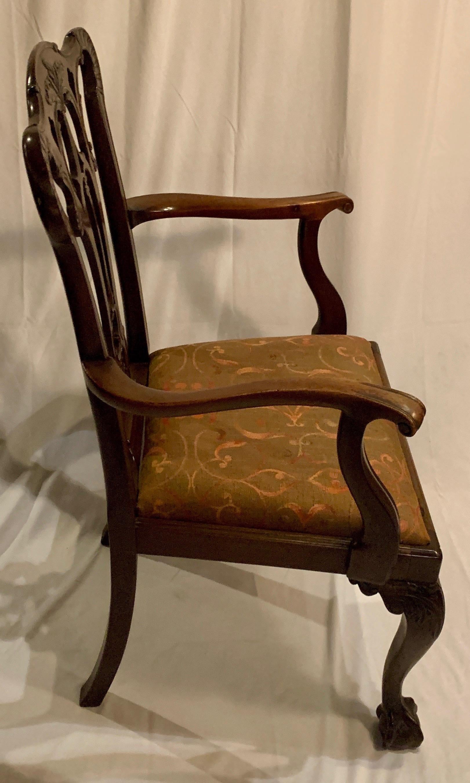 Antique English 19th Century Mahogany Carved Armchair In Good Condition For Sale In New Orleans, LA