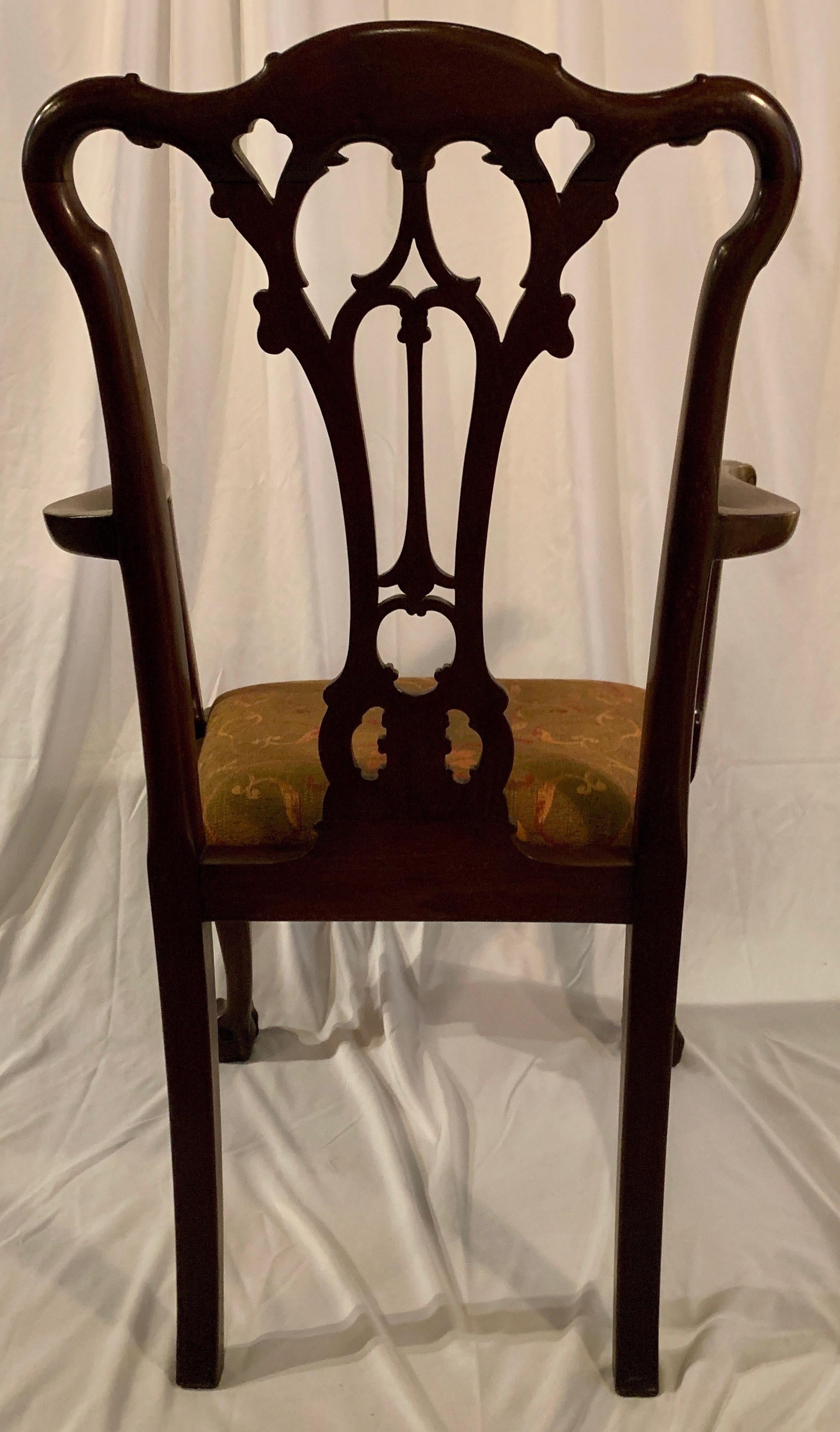 Antique English 19th Century Mahogany Carved Armchair For Sale 2