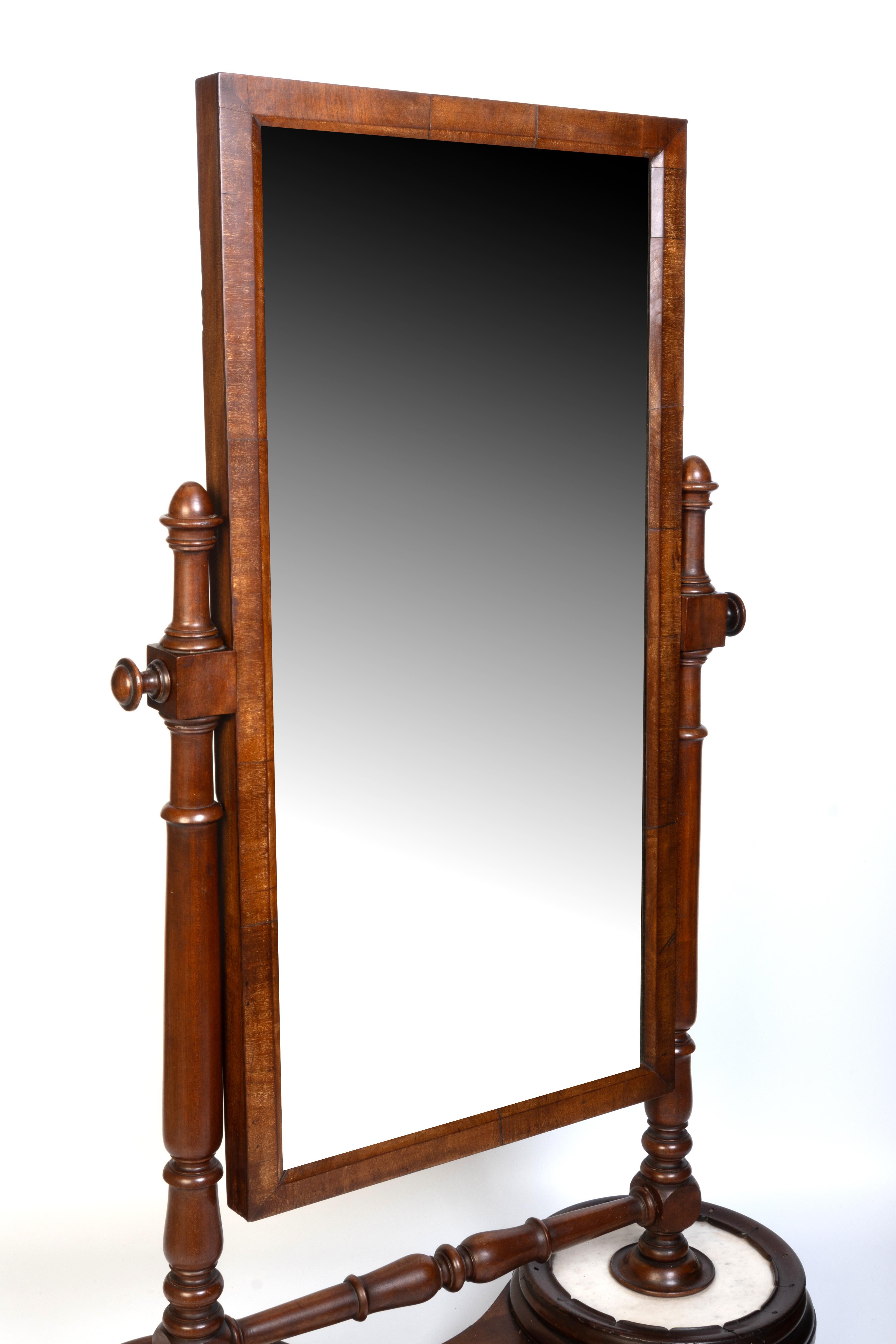 Guglielmo IV Antique Mirror inglese del 19° secolo in mogano a tutta lunghezza in vendita
