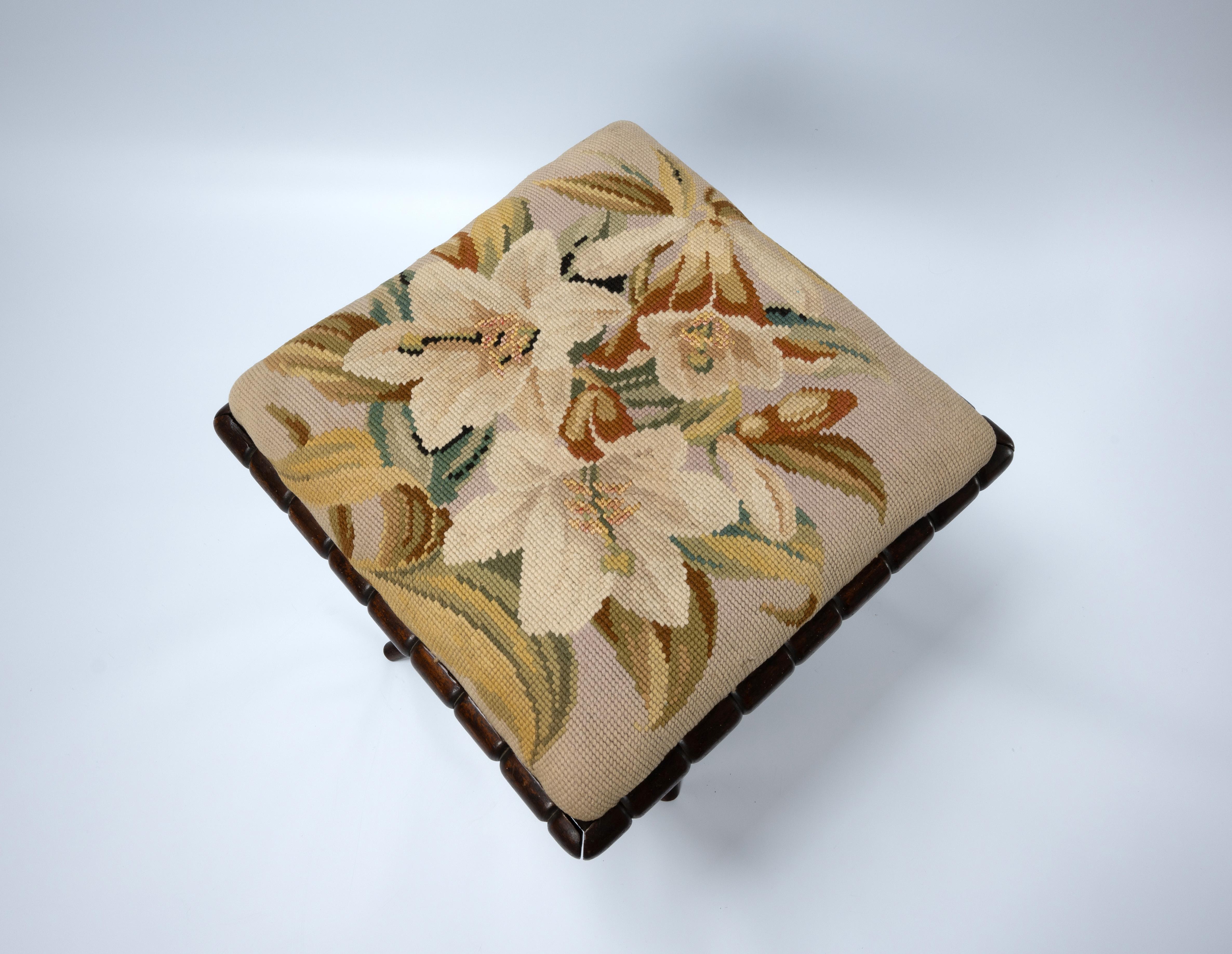 Victorien Antique tabouret Bobbin anglais du 19ème siècle à l'aiguille C.1880 en vente