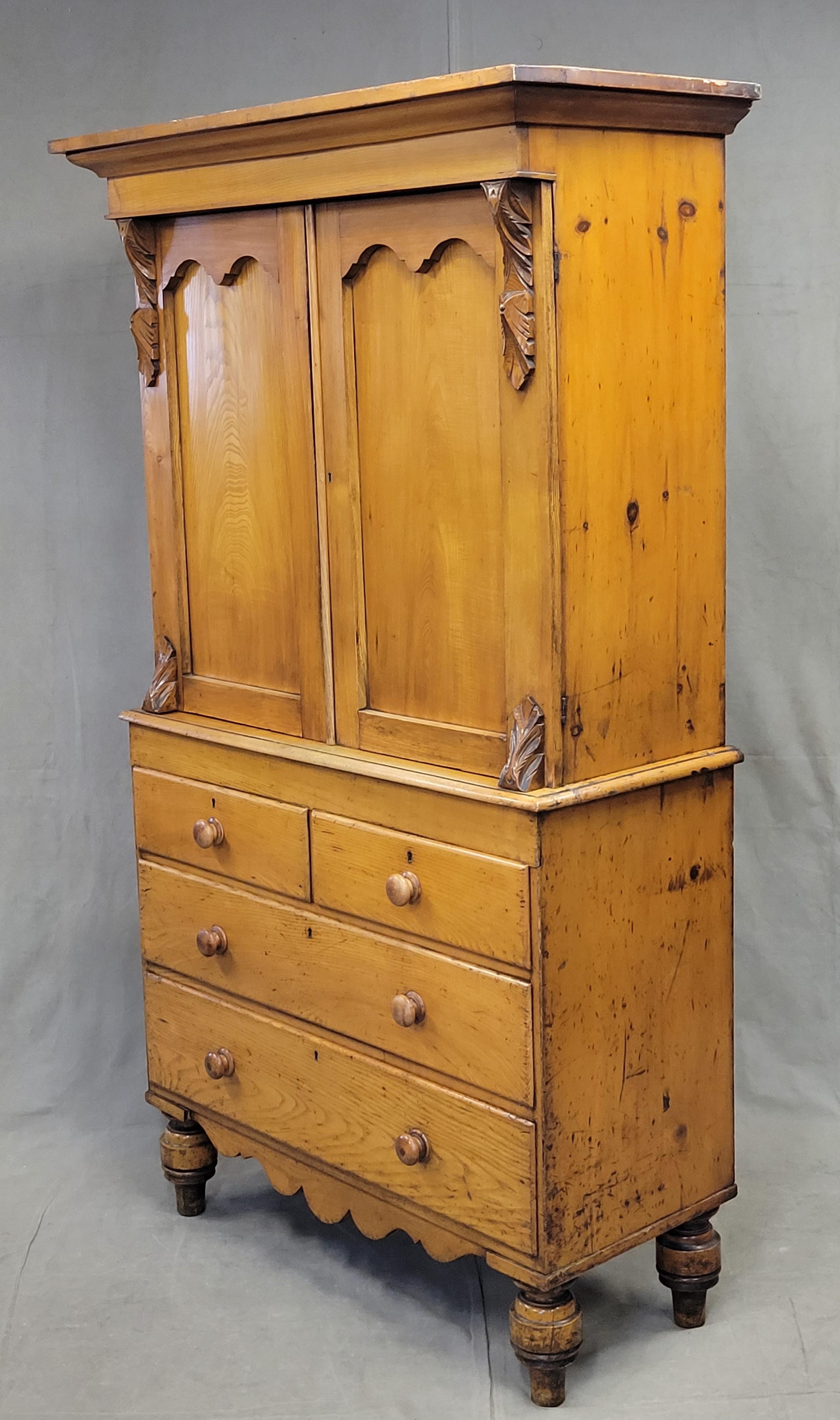 Antique English 19th Century Pine and Elm Linen Press For Sale 10