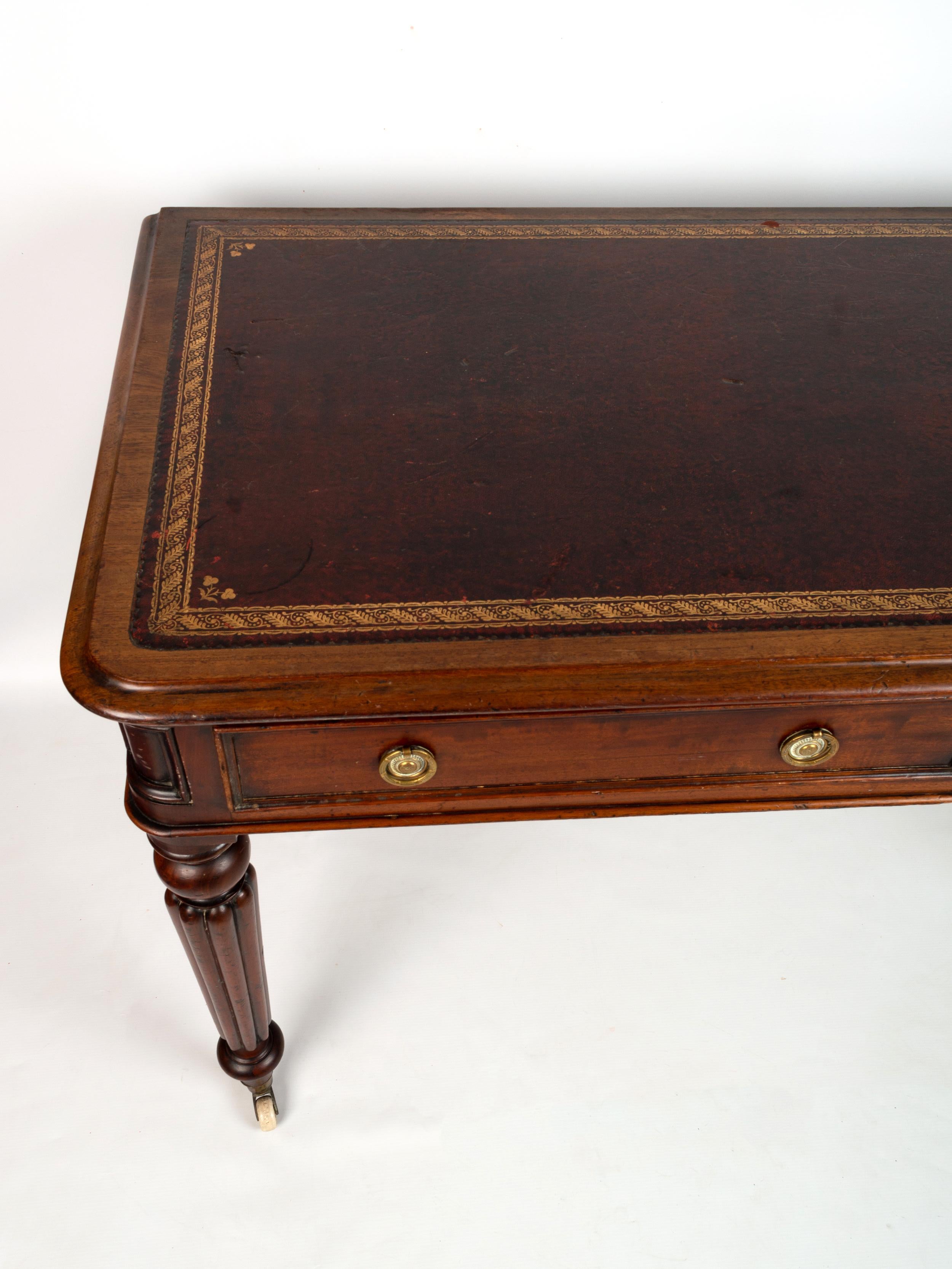 Leather Antique English 19th Century Regency Mahogany Desk Writing Table
