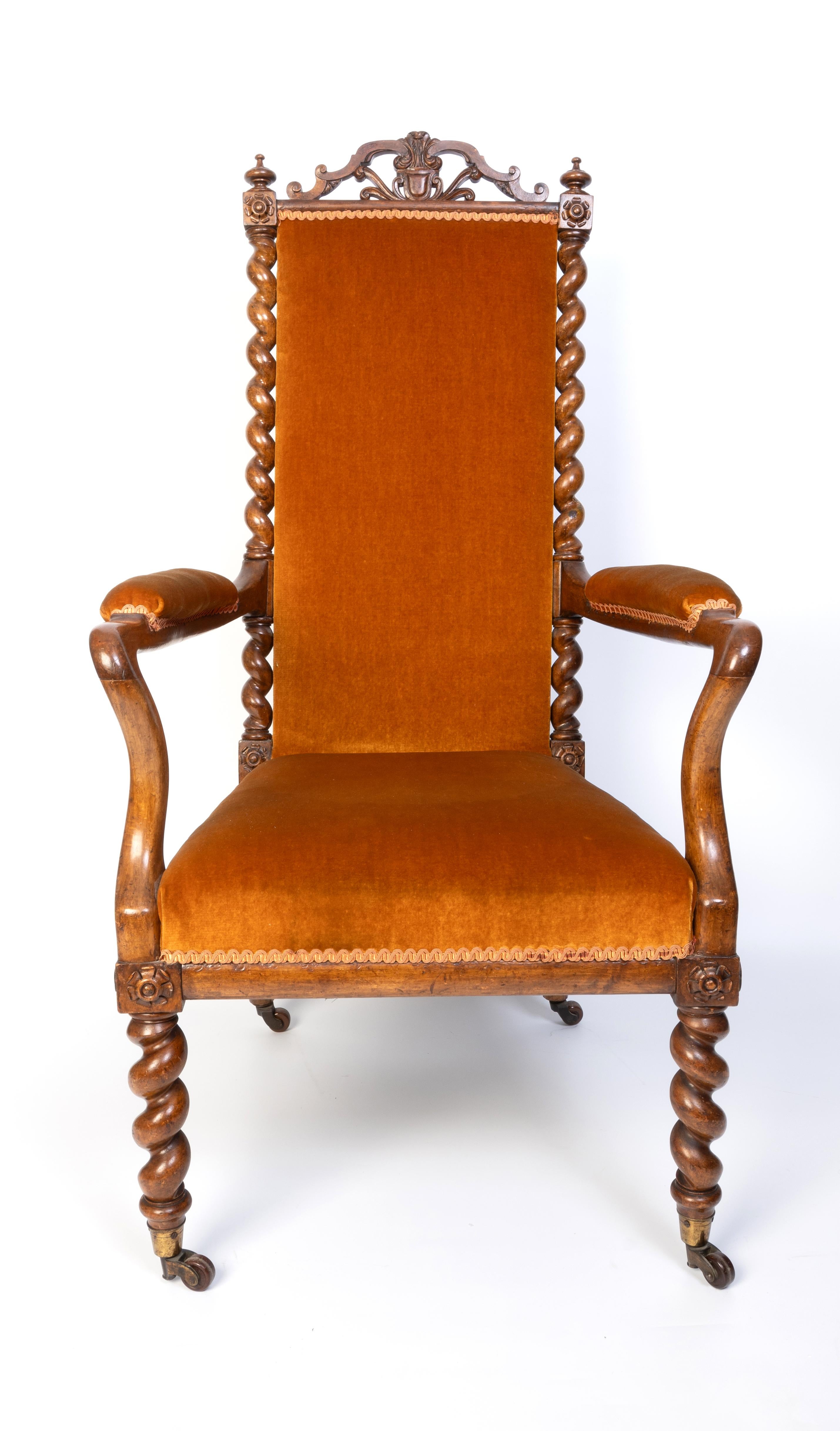 Anglais Ancien fauteuil anglais du 19ème siècle en noyer Barley Twist Elbow Chair Fauteuil en vente