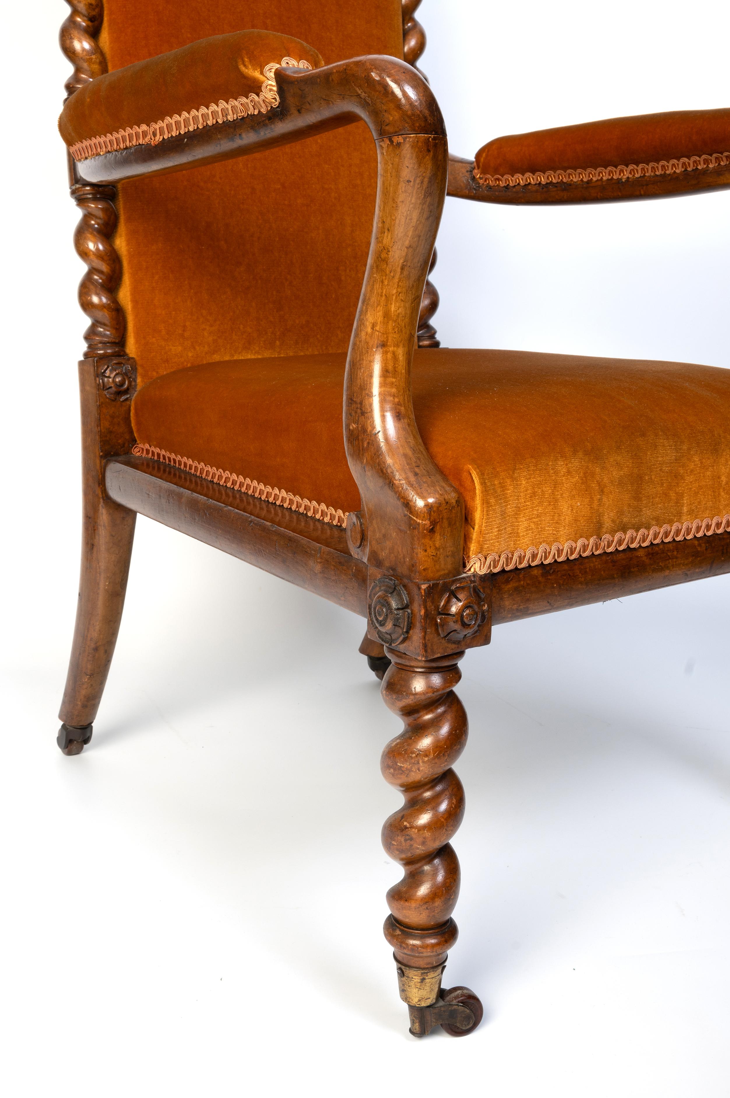 XIXe siècle Ancien fauteuil anglais du 19ème siècle en noyer Barley Twist Elbow Chair Fauteuil en vente