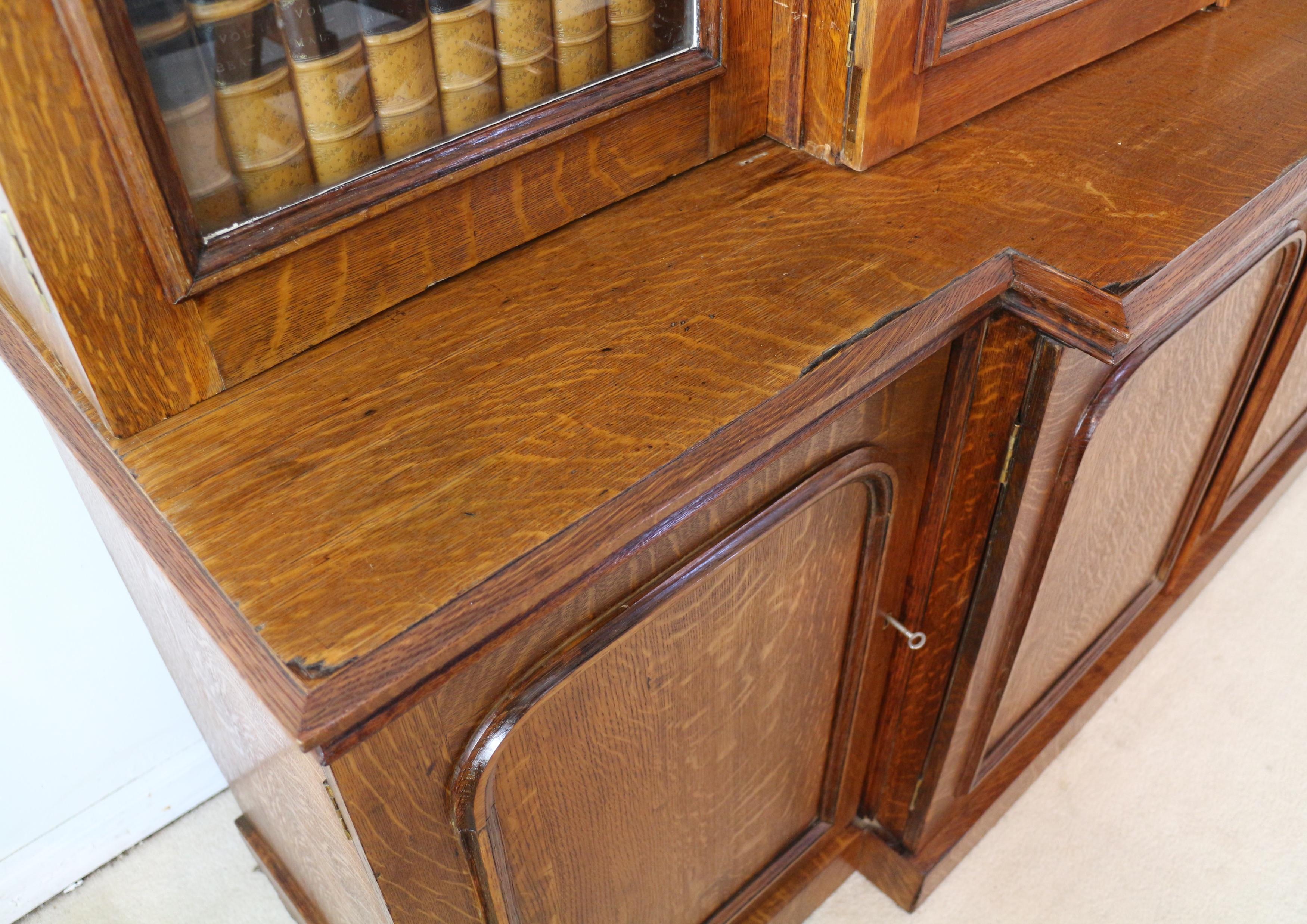 Antique English 19th Century William IV Oak Breakfront Bookcase For Sale 7