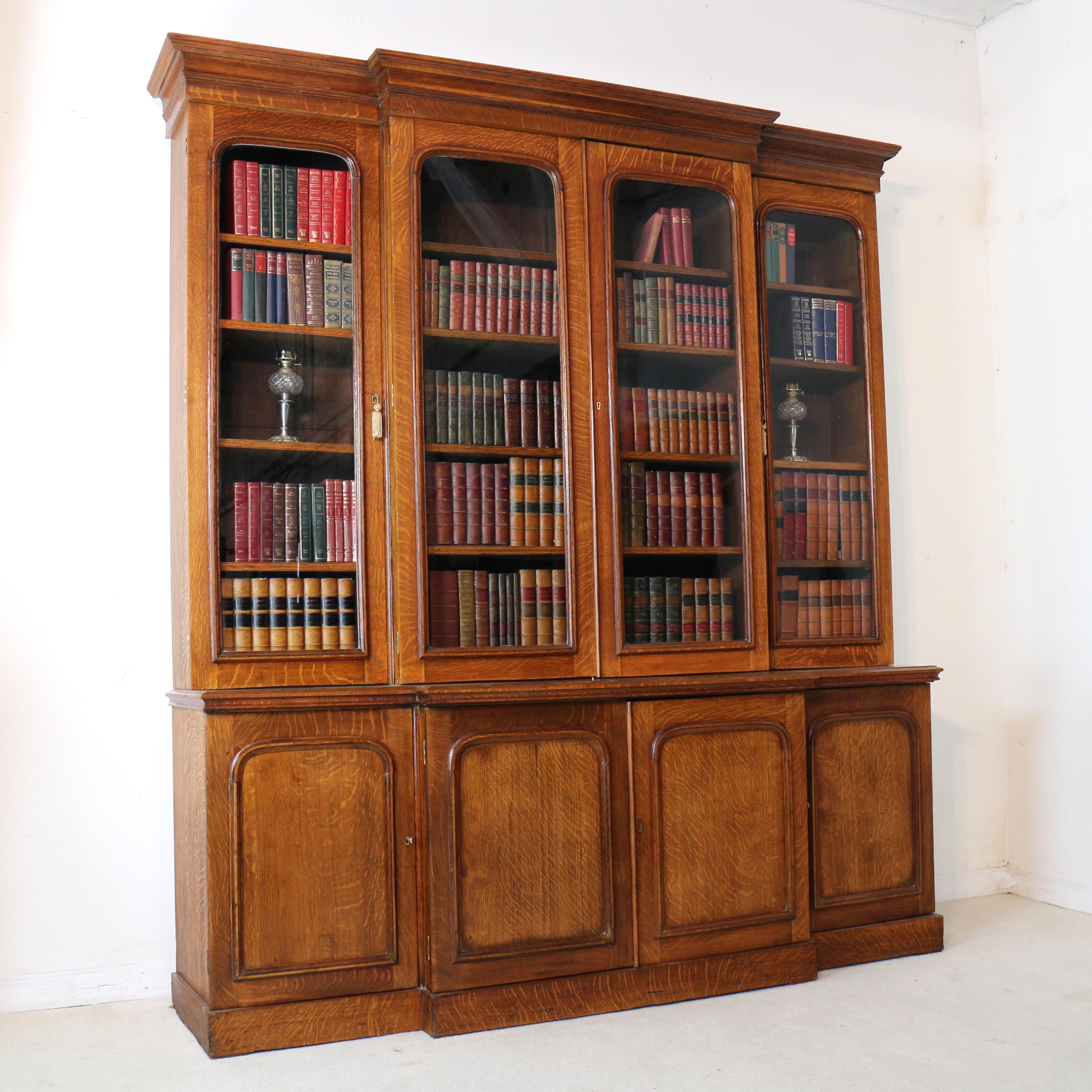 Antique English 19th Century William IV Oak Breakfront Bookcase For Sale 8