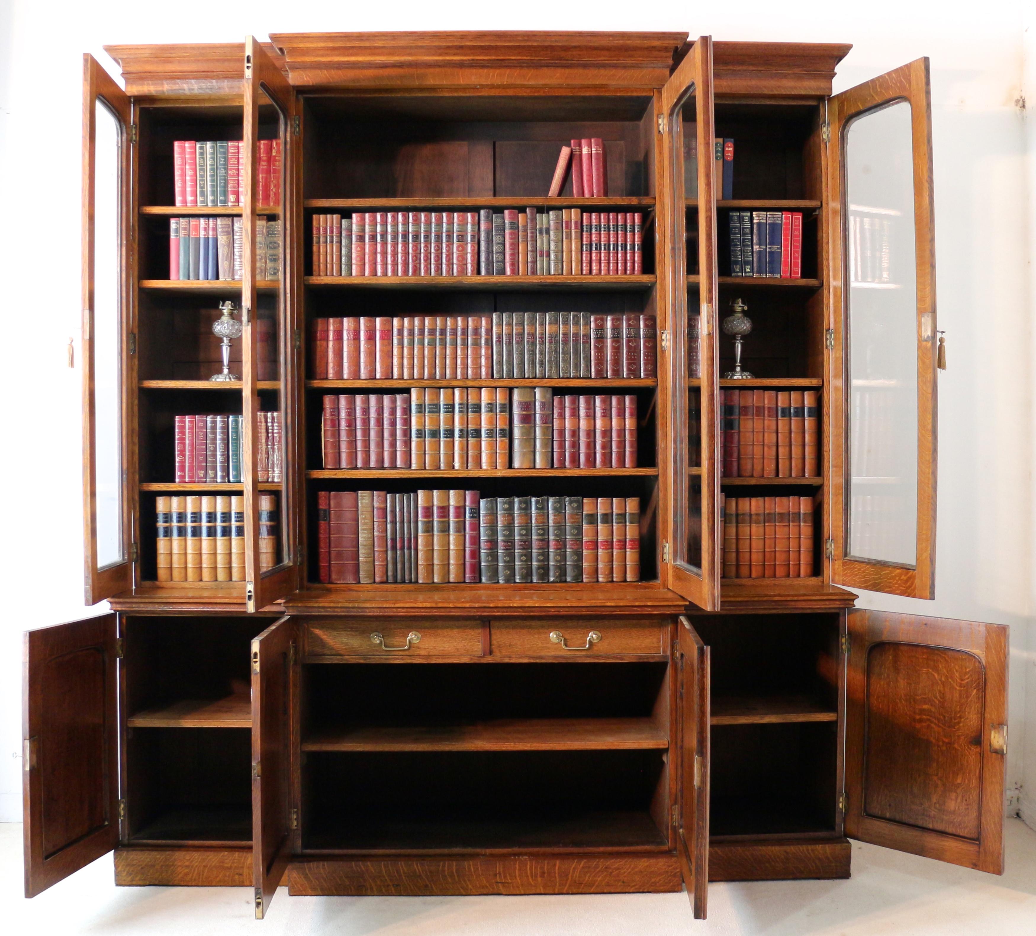 Antique English 19th Century William IV Oak Breakfront Bookcase For Sale 9