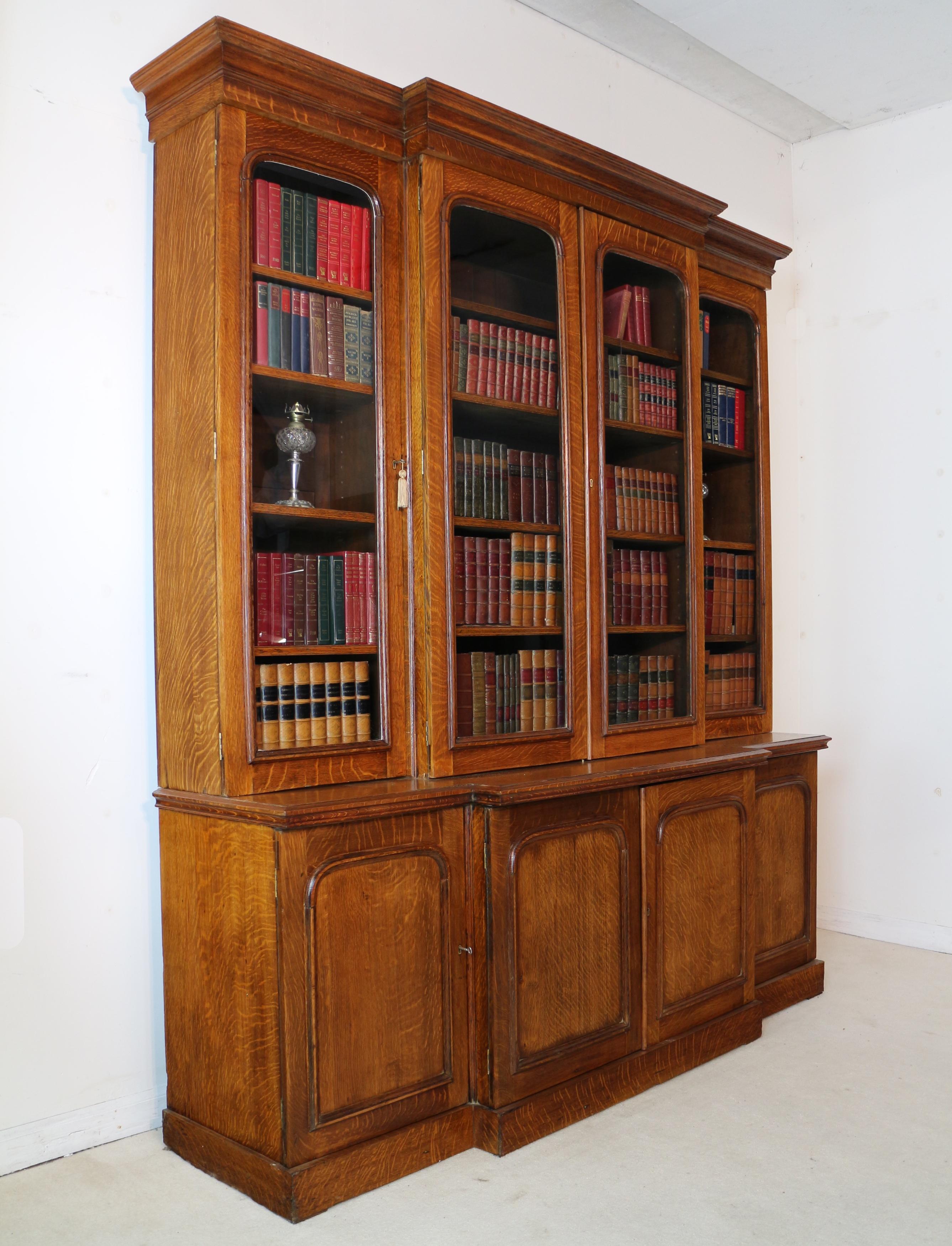 Antique English 19th Century William IV Oak Breakfront Bookcase For Sale 12