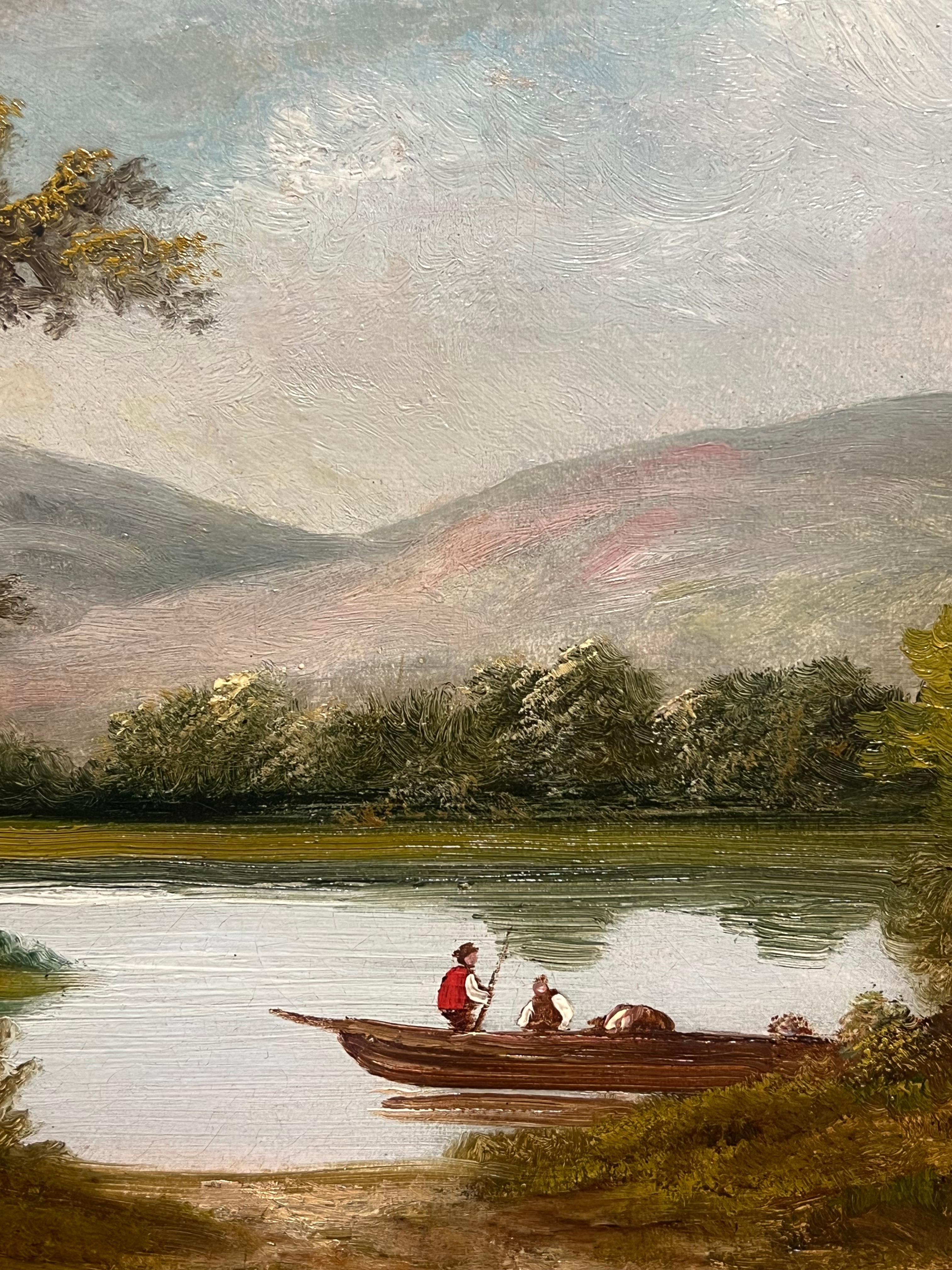 Figuren am ruhigen Flussufer mit Häuschen und Boot Klassische Landschaftsmalerei (Braun), Figurative Painting, von Antique English 