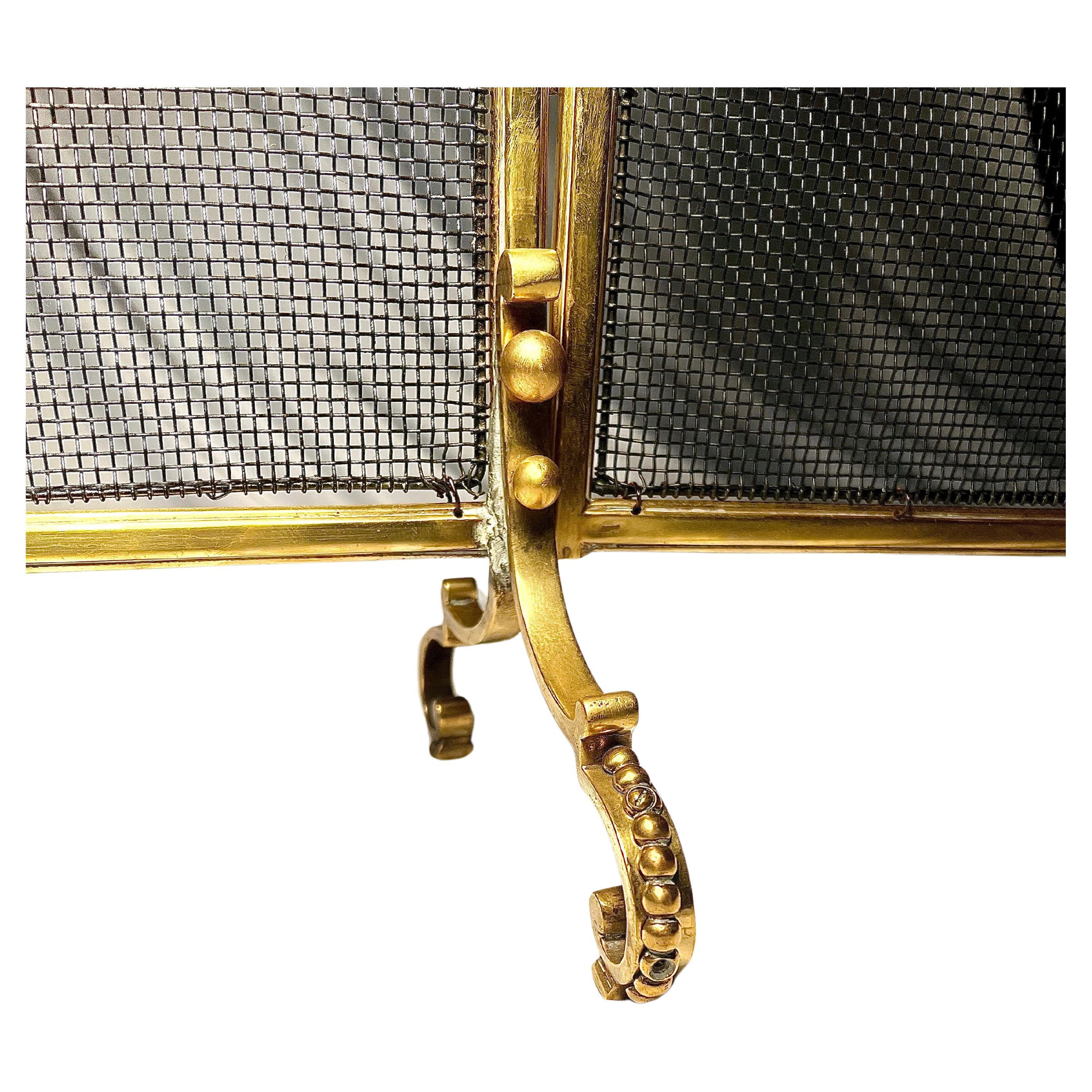 Antique English 3 part Brass Fire-Screen, Circa 1900-1910. In Good Condition For Sale In New Orleans, LA
