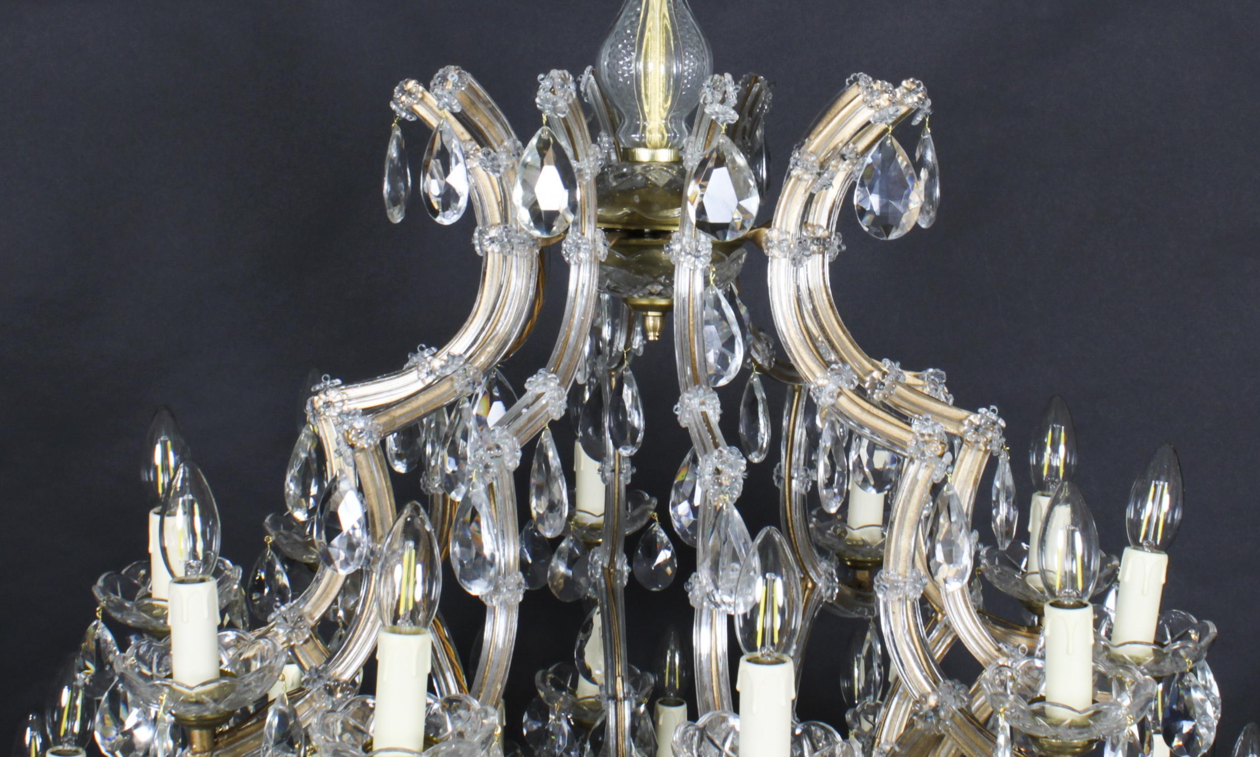 Lustre anglais ancien de salle de bal à 41 lumières en cristal des années 1920 en vente 1