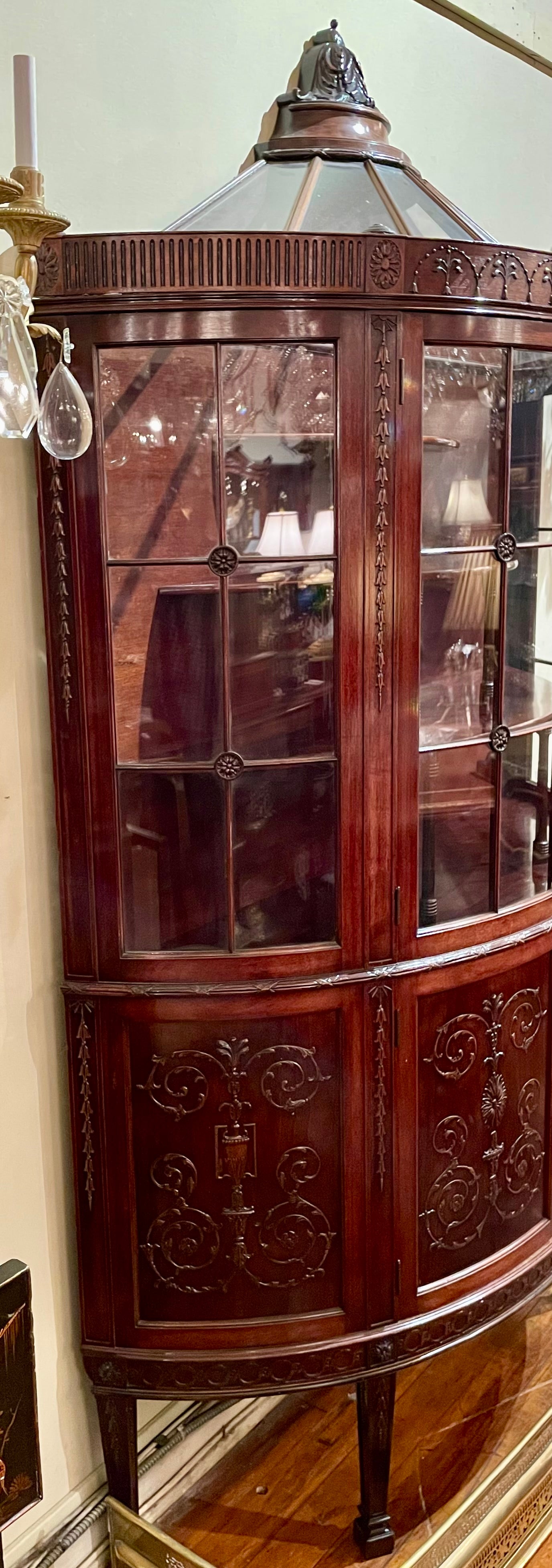 Antico mobile inglese in stile Adams in mogano e vetro, CIRCA 1890. in vendita 1
