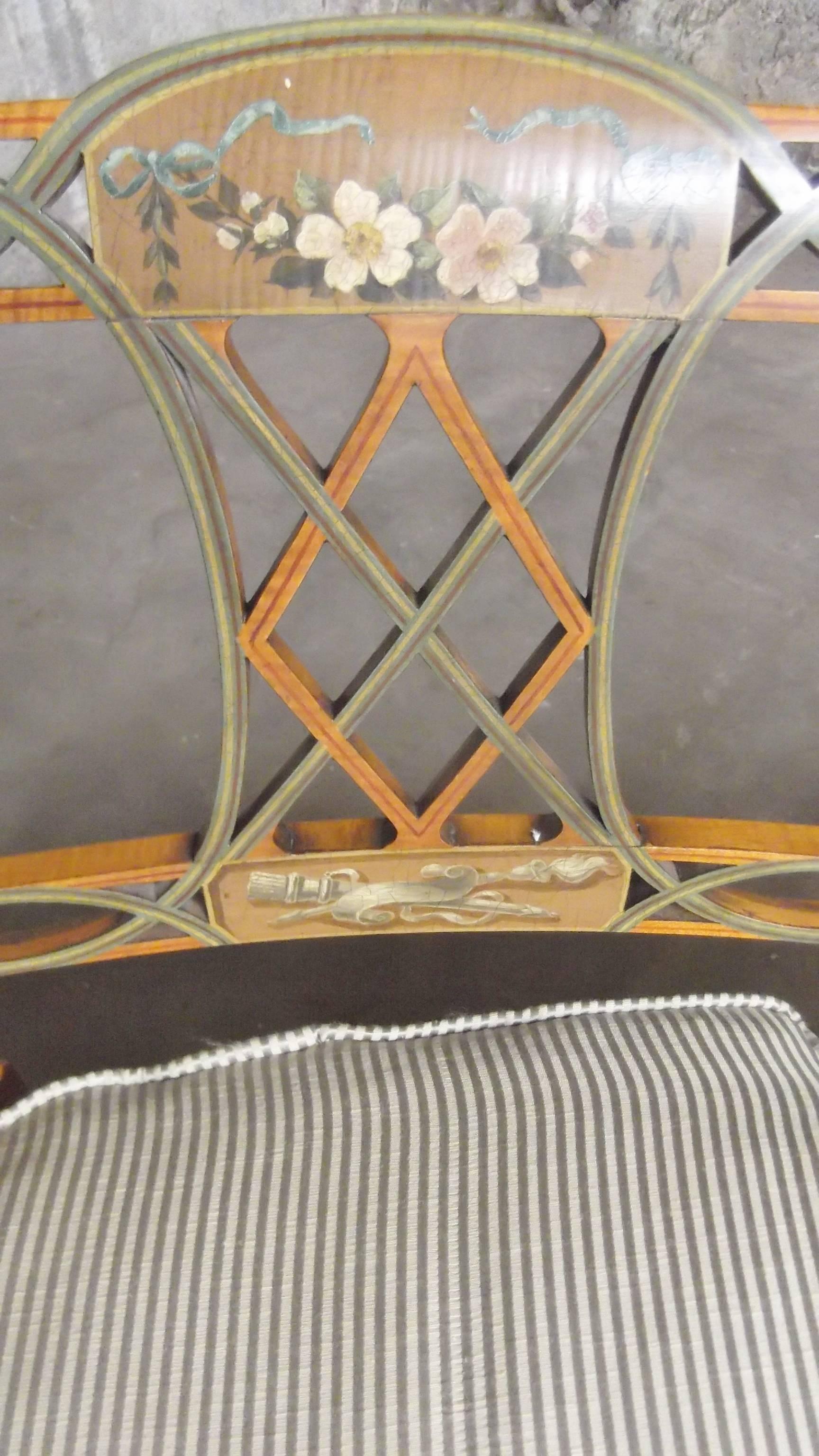 Érable piqué Ancienne banquette anglaise de style Adam avec décoration peinte à la main en vente