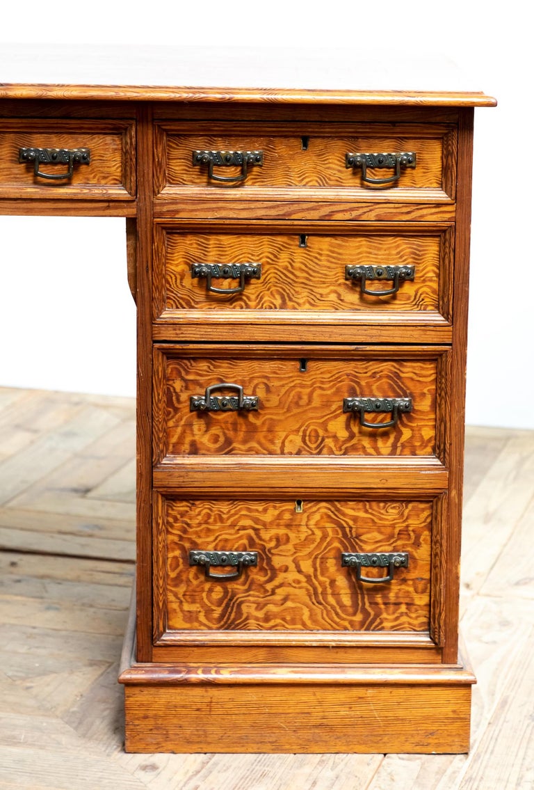 Antique English Aesthetic Movement 19th Century Oregon Pine Desk In Good Condition For Sale In Pickering, North Yorkshire