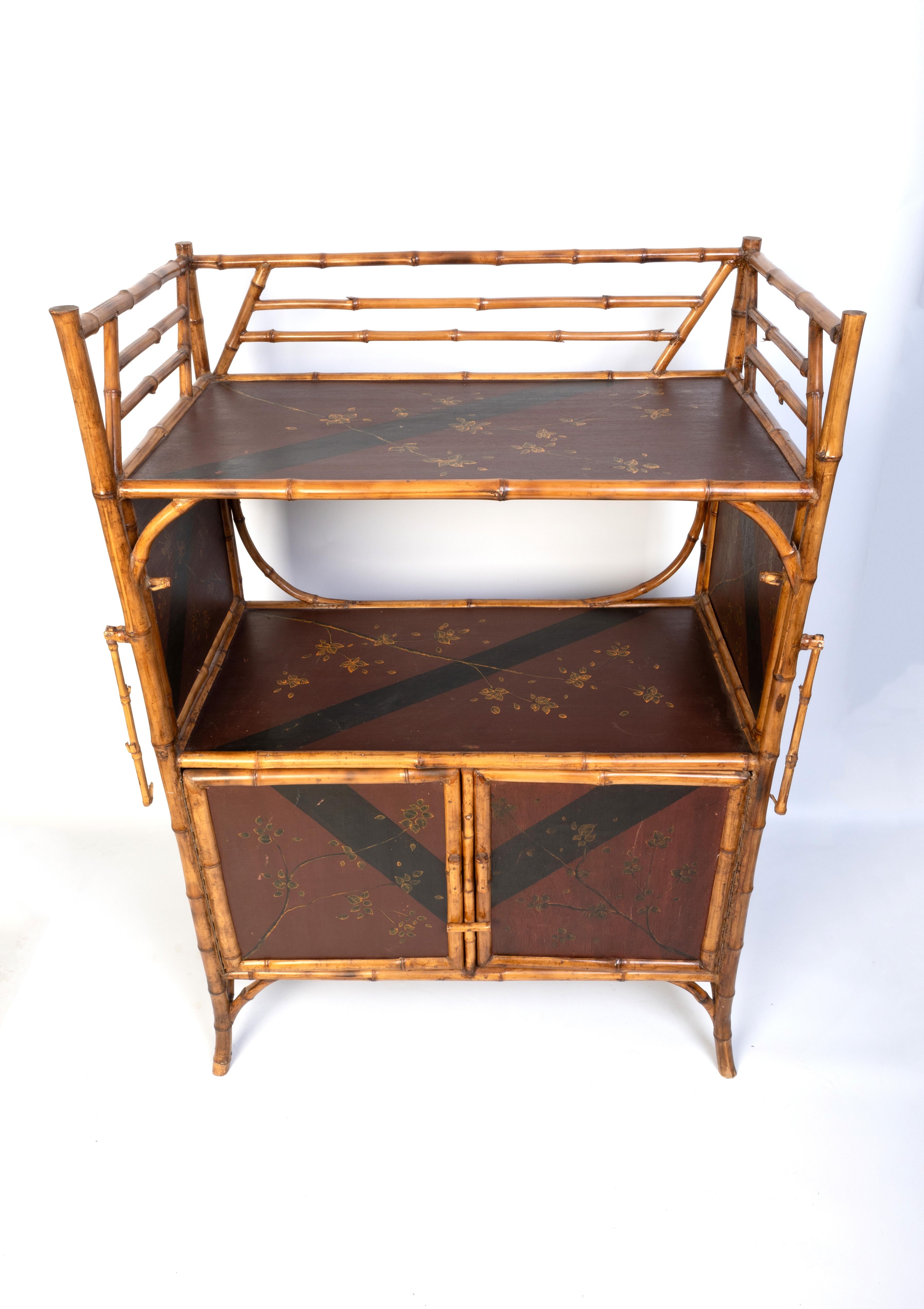 Antiguo mueble auxiliar de bambú lacado Japanned English Aesthetic Movement en venta 3