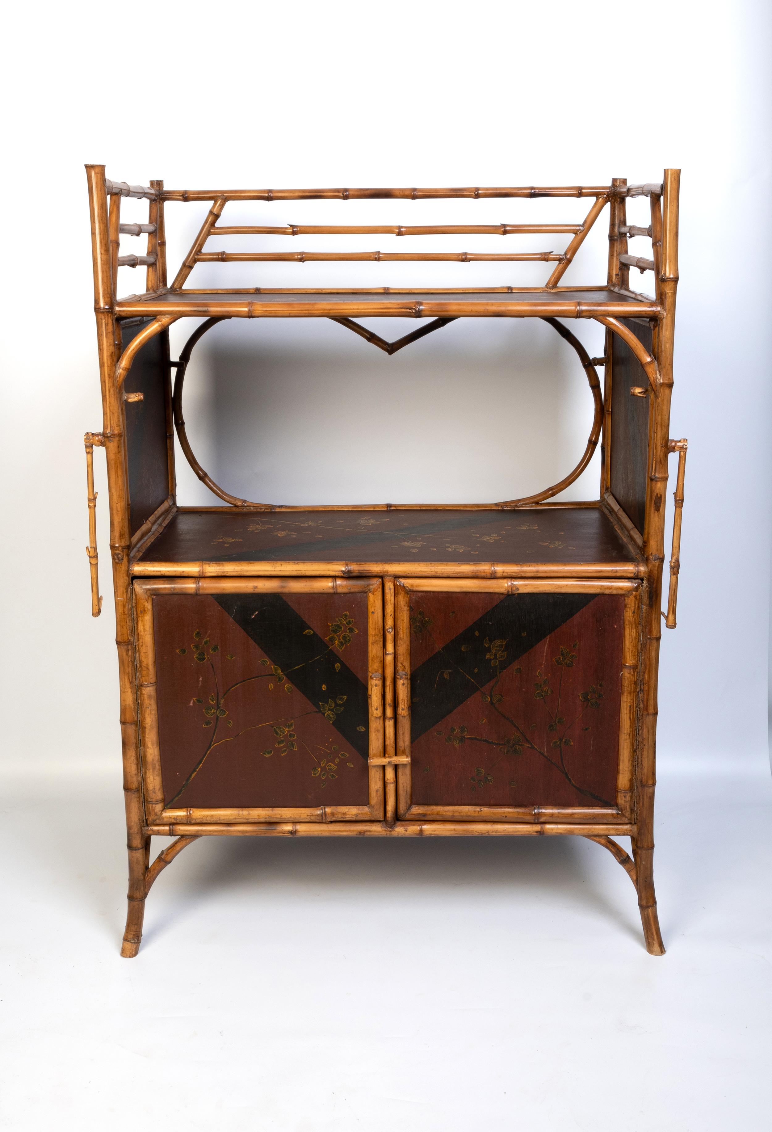 Antiguo mueble auxiliar de bambú lacado Japanned English Aesthetic Movement en venta 4