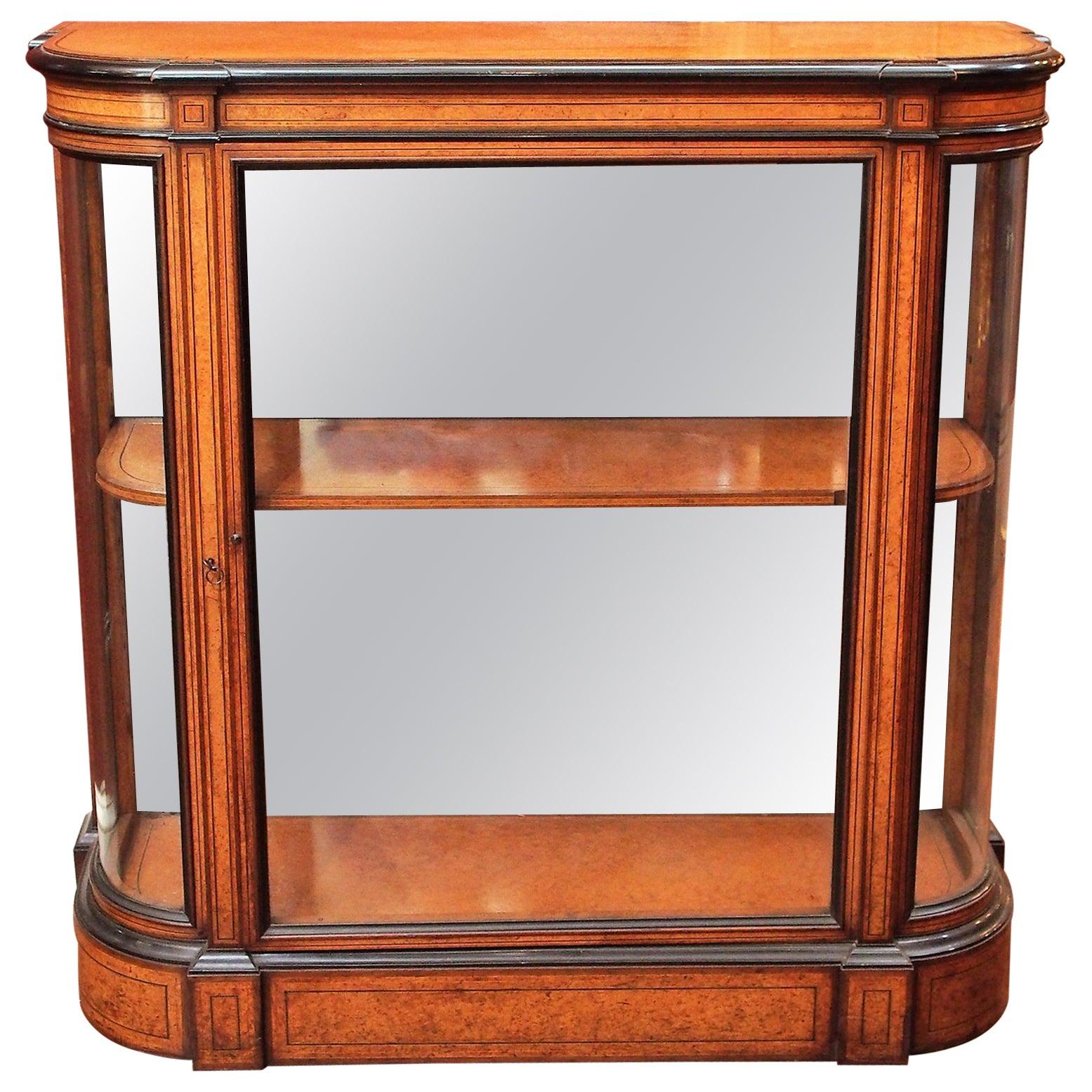 Antique English Amboyna Wood, Mirror and Curved Glass Credenza, circa 1880 In Good Condition For Sale In New Orleans, LA