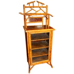 Antike englische „Anglo-Japan“- viktorianisches handbemaltes Bambus-Schrank/Etagere