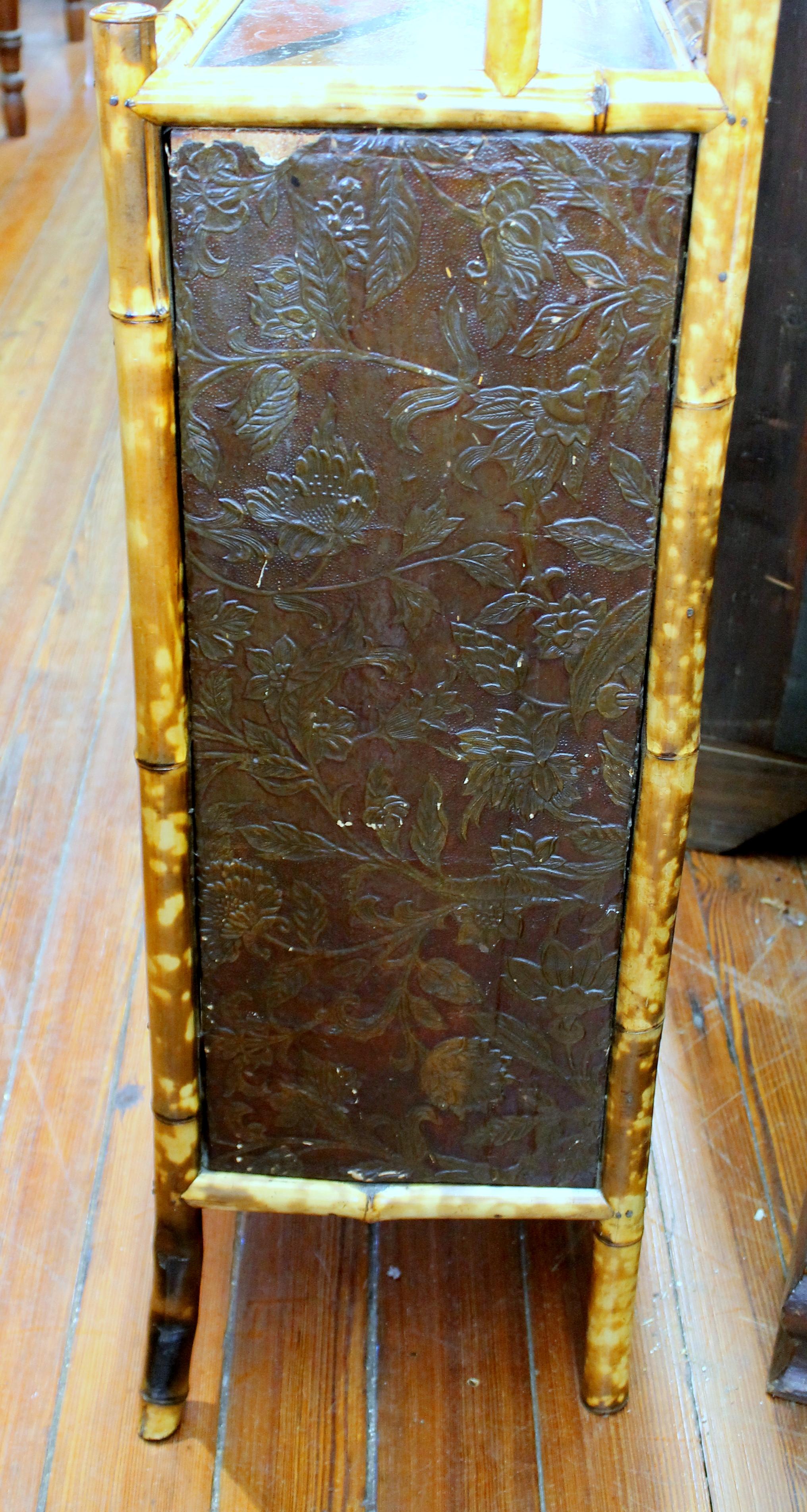 Antiguo Armario o Etagere Inglés 