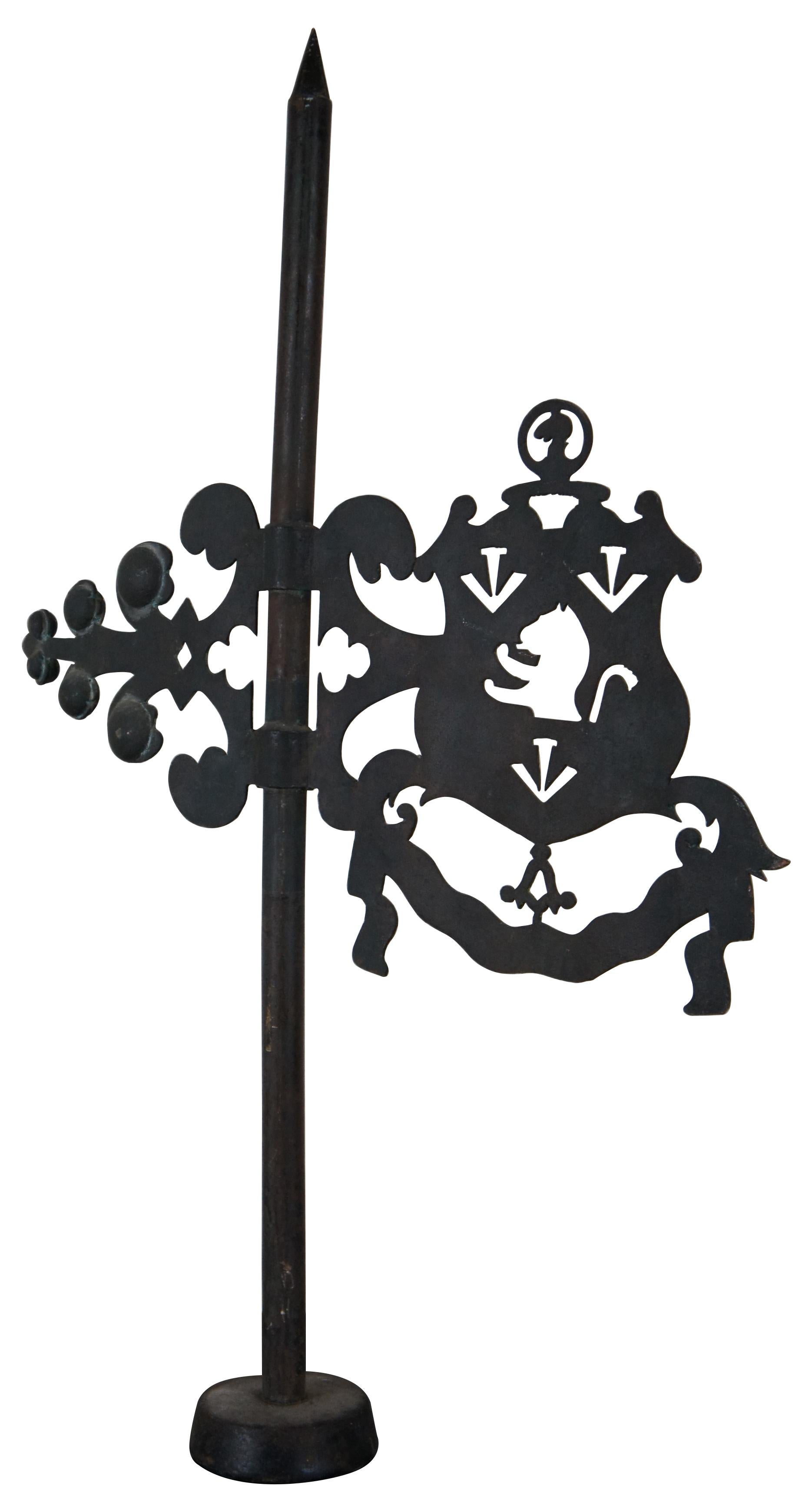 Antique English Architectural Wrought Iron Lion Coat of Arm Banneret Weathervane In Good Condition For Sale In Dayton, OH