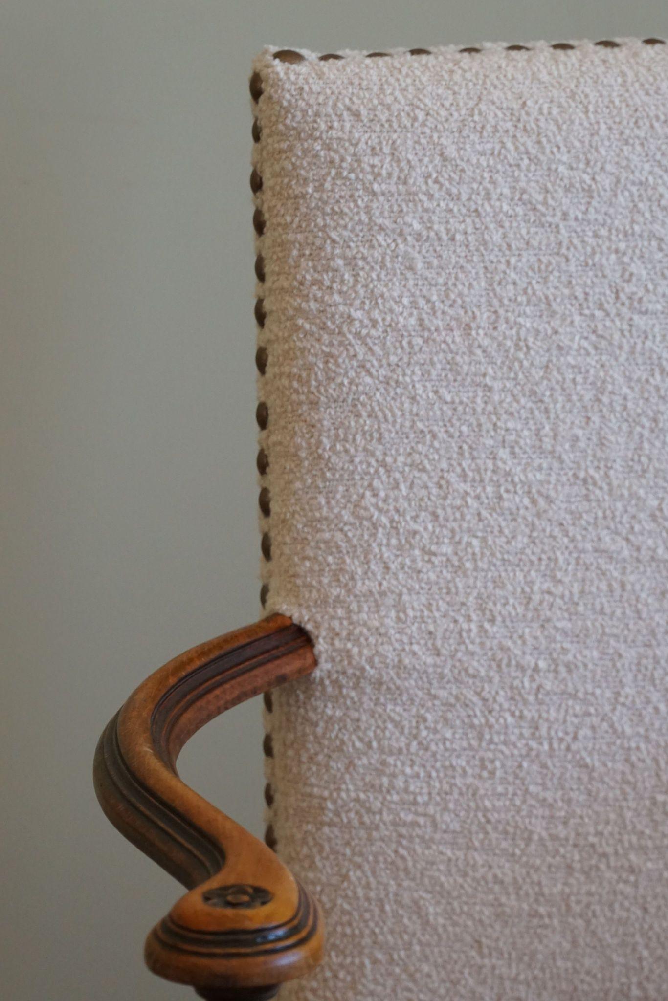 Fauteuil anglais ancien, torsion d'orge, retapissé en bouclé, 19e siècle 7