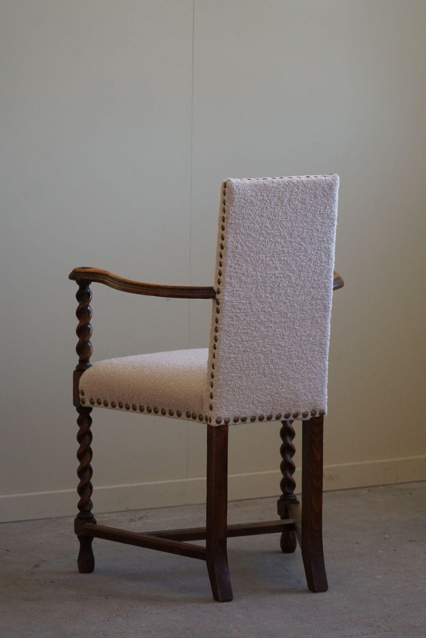 Noué à la main Fauteuil anglais ancien, torsion d'orge, retapissé en bouclé, 19e siècle